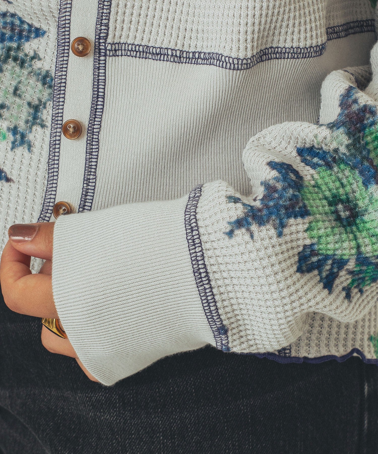 mag.by c/FLOWER PRINT WAFFLE CARDIGAN