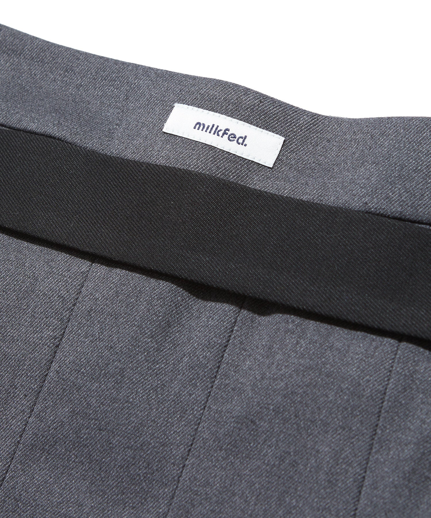 BELTED PLEATED SKIRT