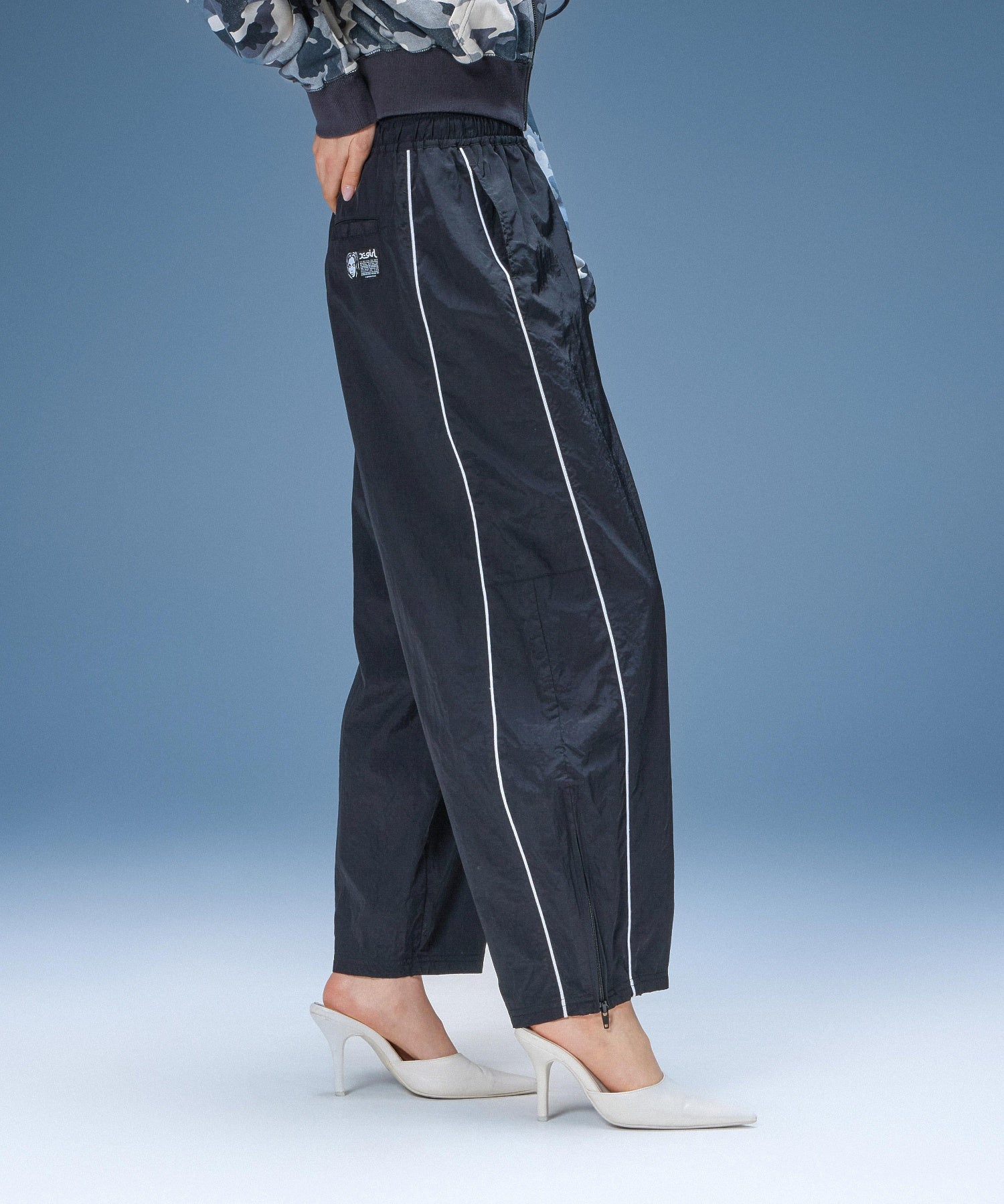 BANANA SHAPE TRACK PANTS