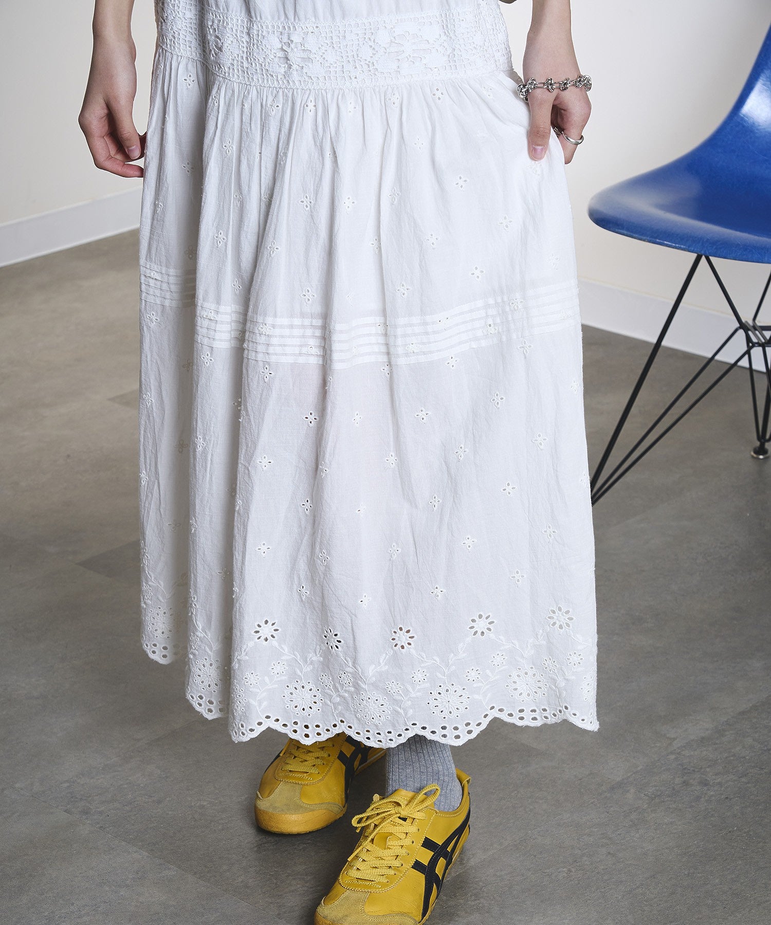 EMBROIDERY LACE LONG SKIRT