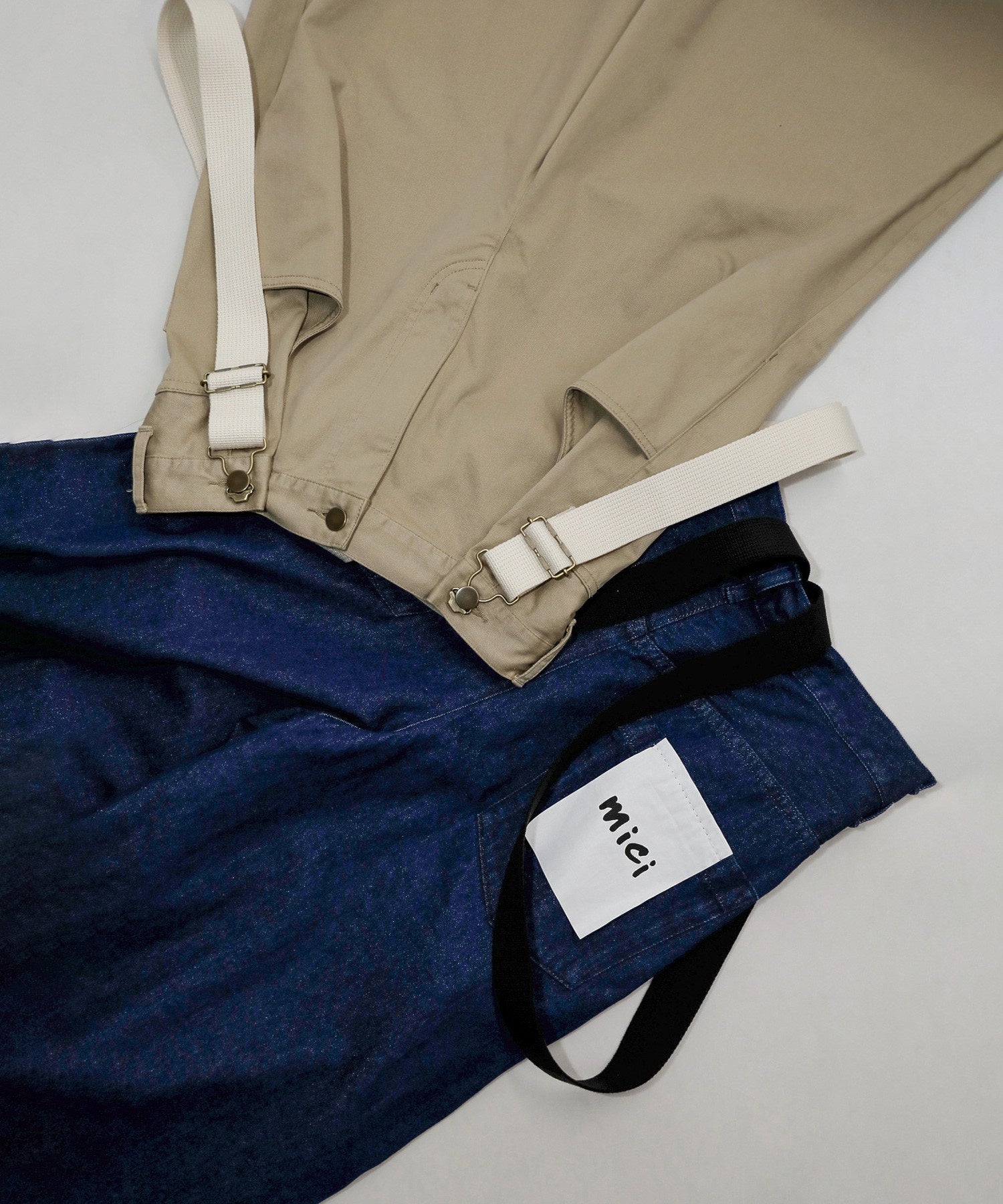 サスペンダータックワイドパンツ