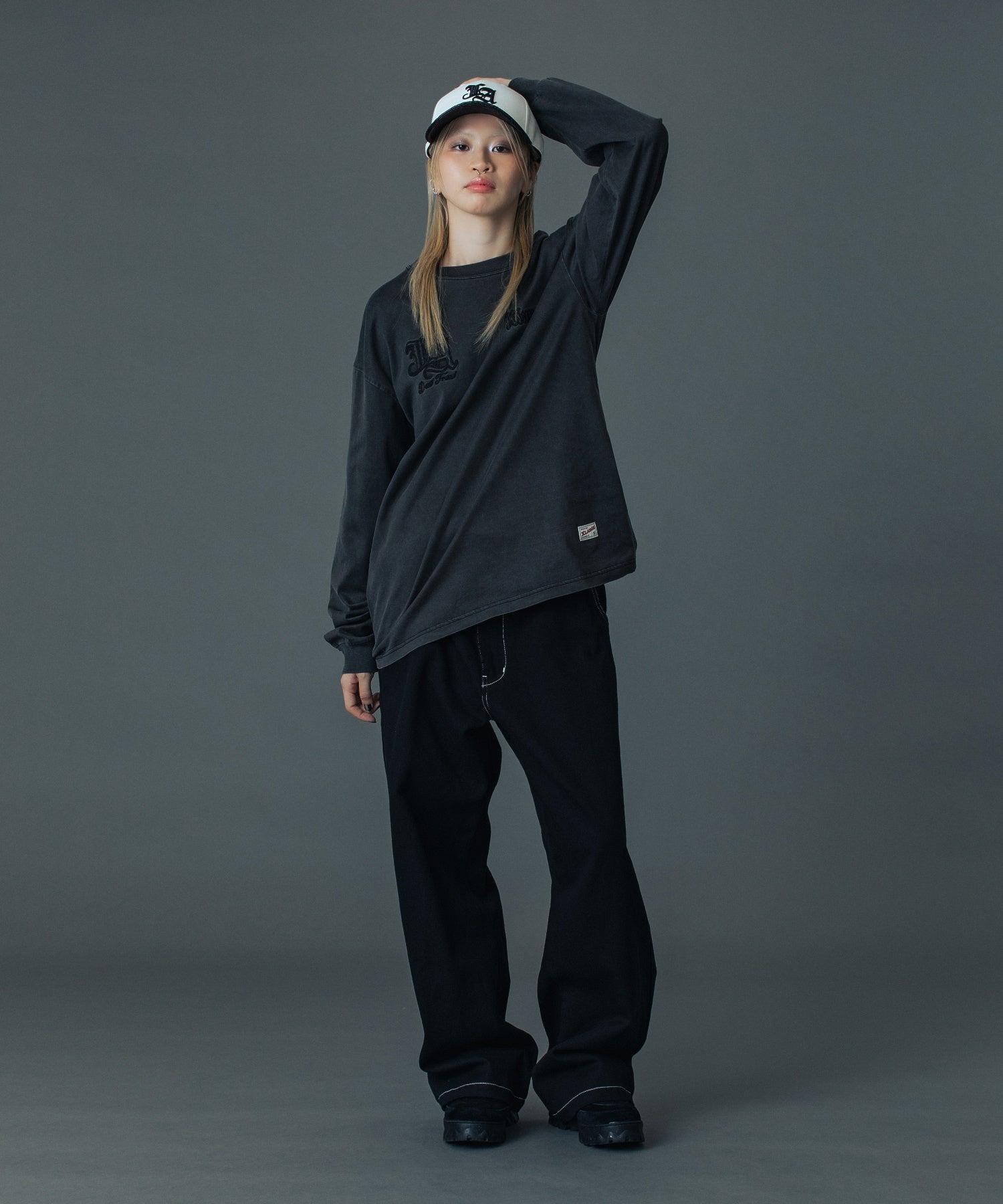 PATCHED OLD ENGLISH L/S TEE