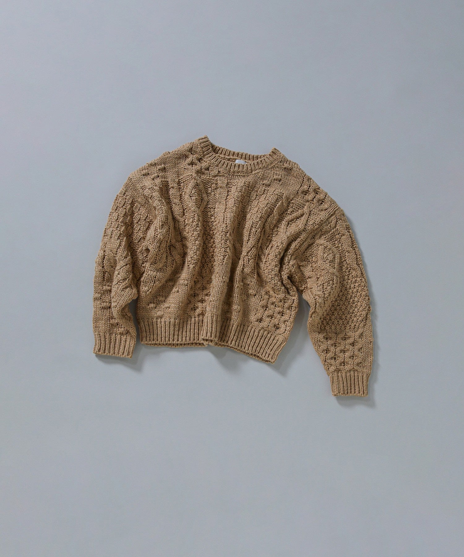 ケーブルニット