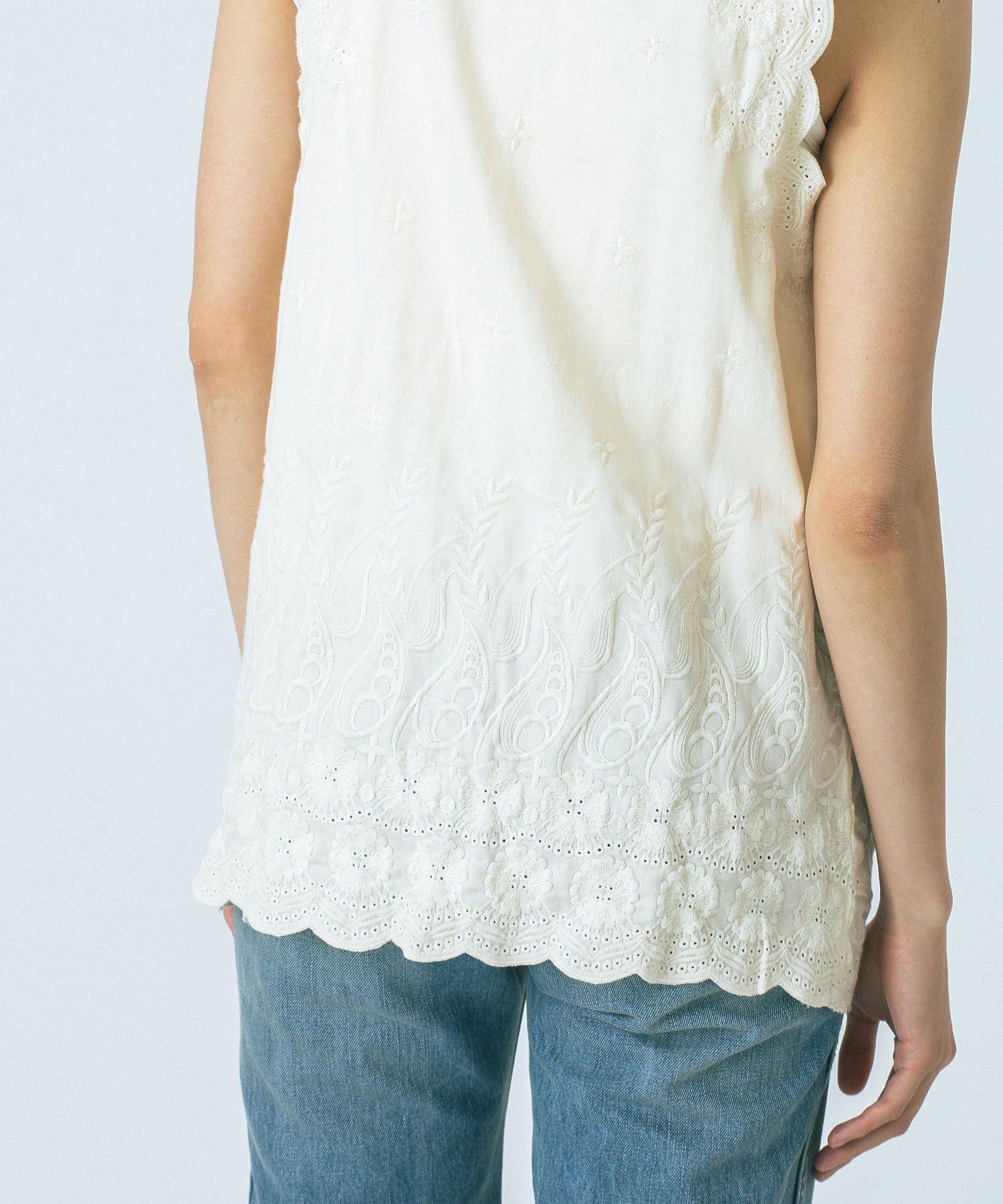 HLAADA for ROSEBUD/EMBROIDERY GILET