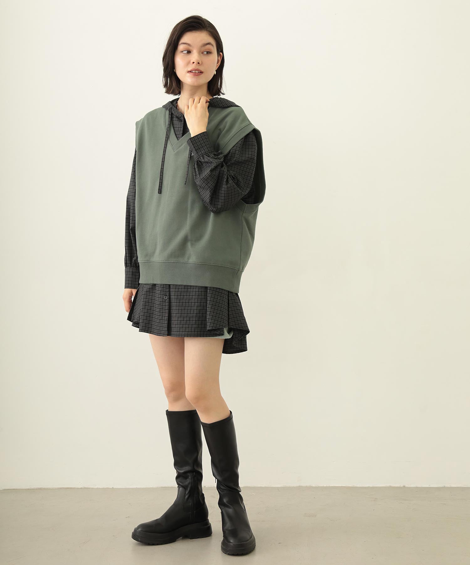 VOLUME SLEEVE HOODED BLOUSE