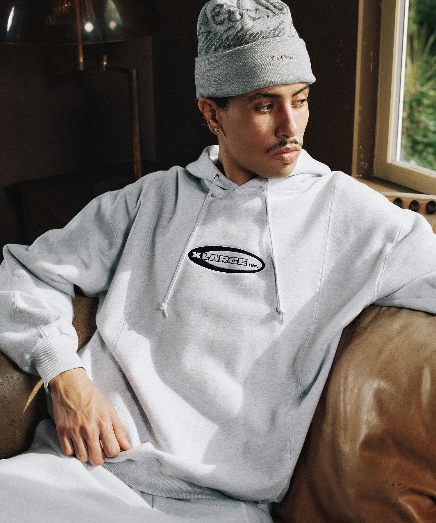 OVAL LOGO PULLOVER HOODED SWEATSHIRT