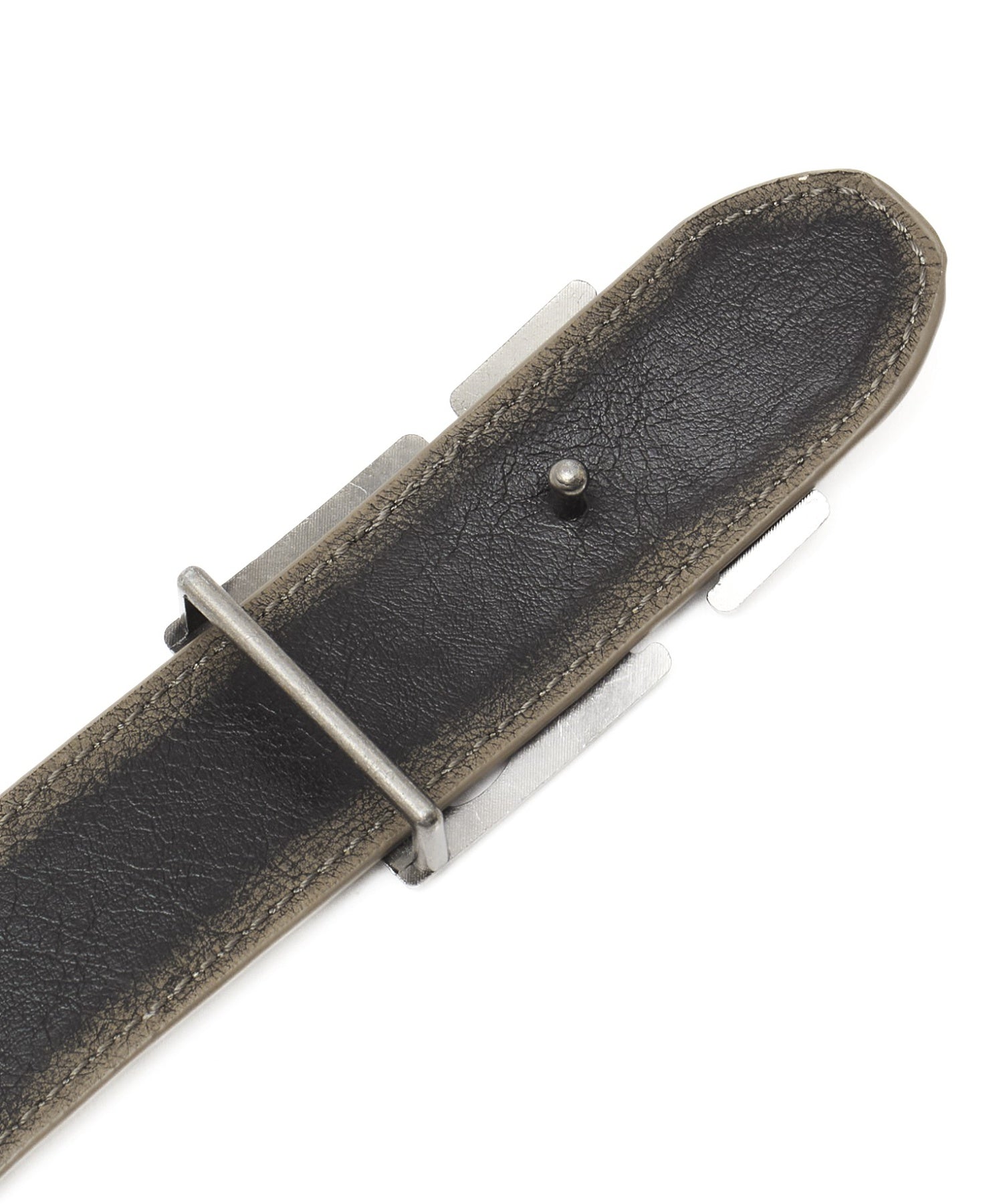 XG EMBLEM CLASP FAUX LEATHER BELT
