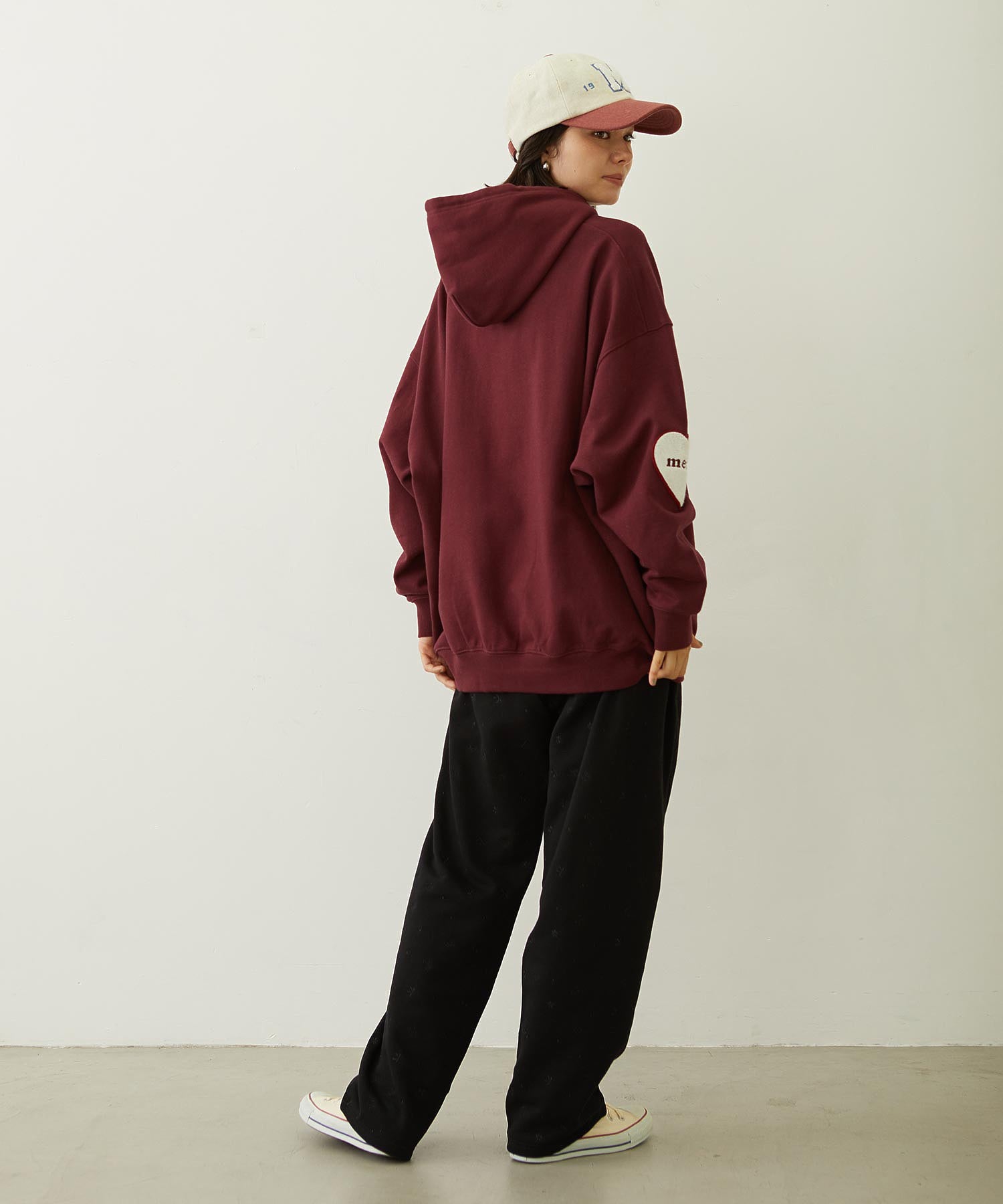 HEART ELBOW PATCH SWEAT HOODIE