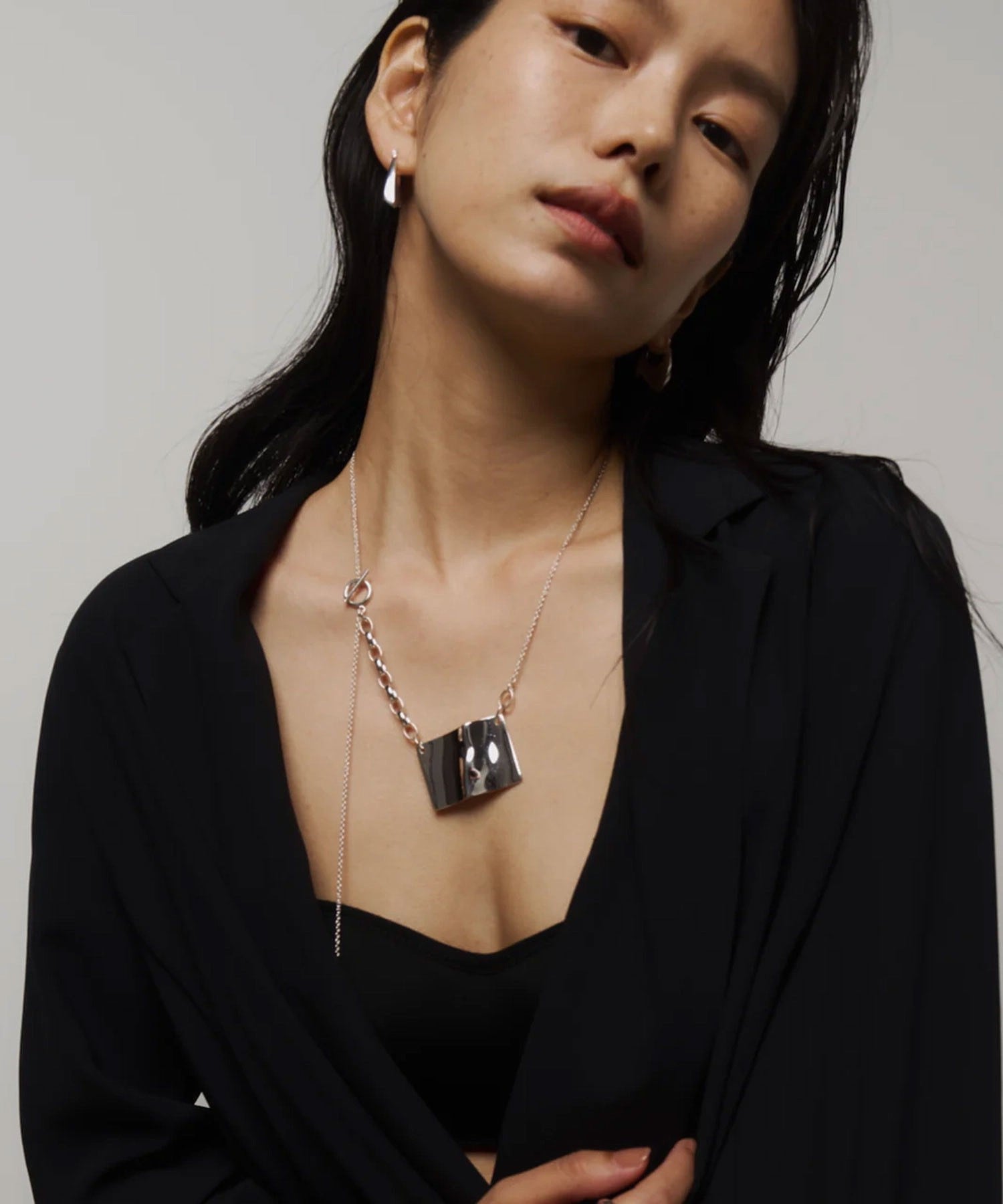 loni/GROUND PLATE NECKLACE