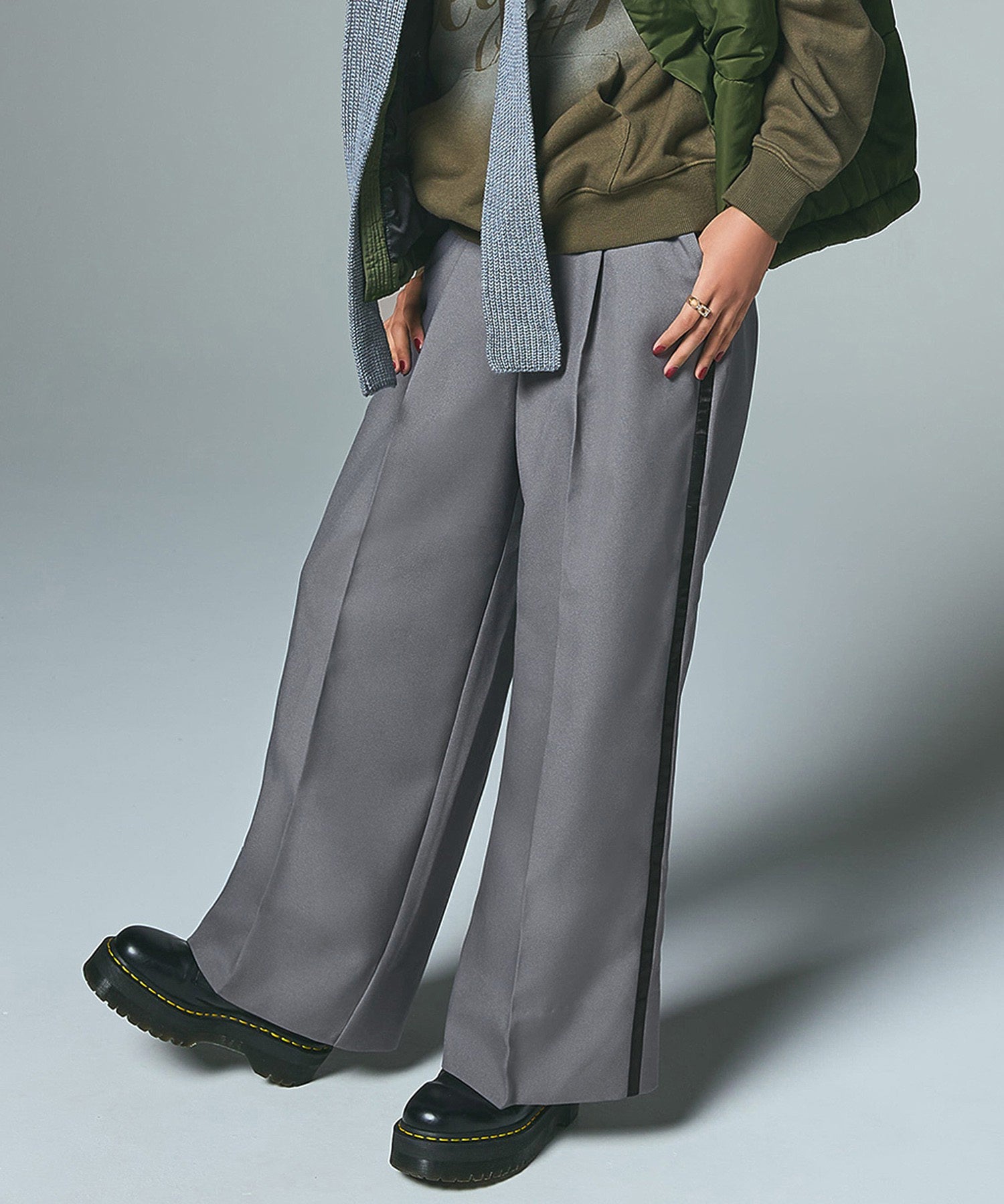 WAIST ADJUSTABLE WIDE TUCK PANTS