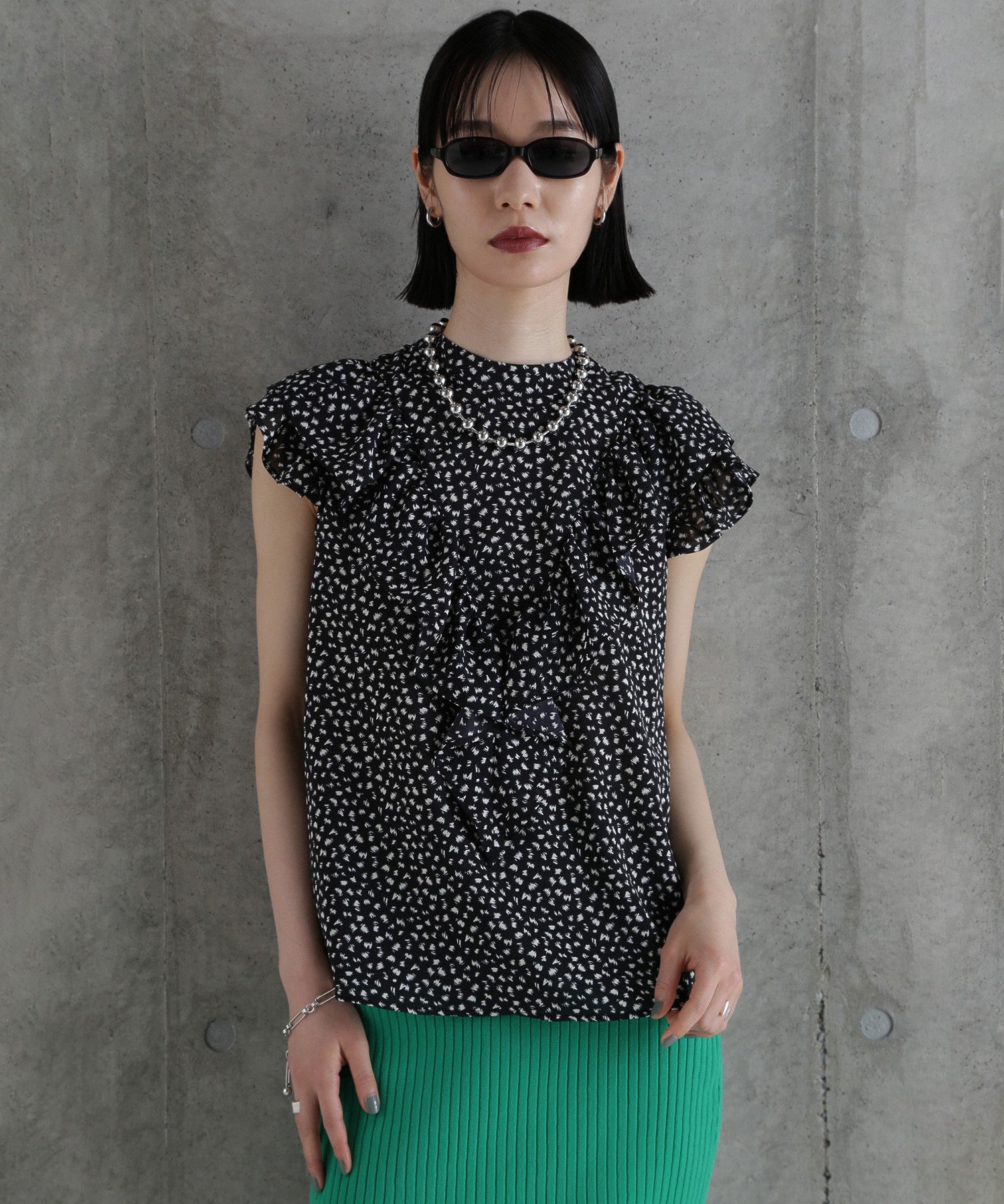 【WEB・一部店舗限定】2WAYフリルブラウス