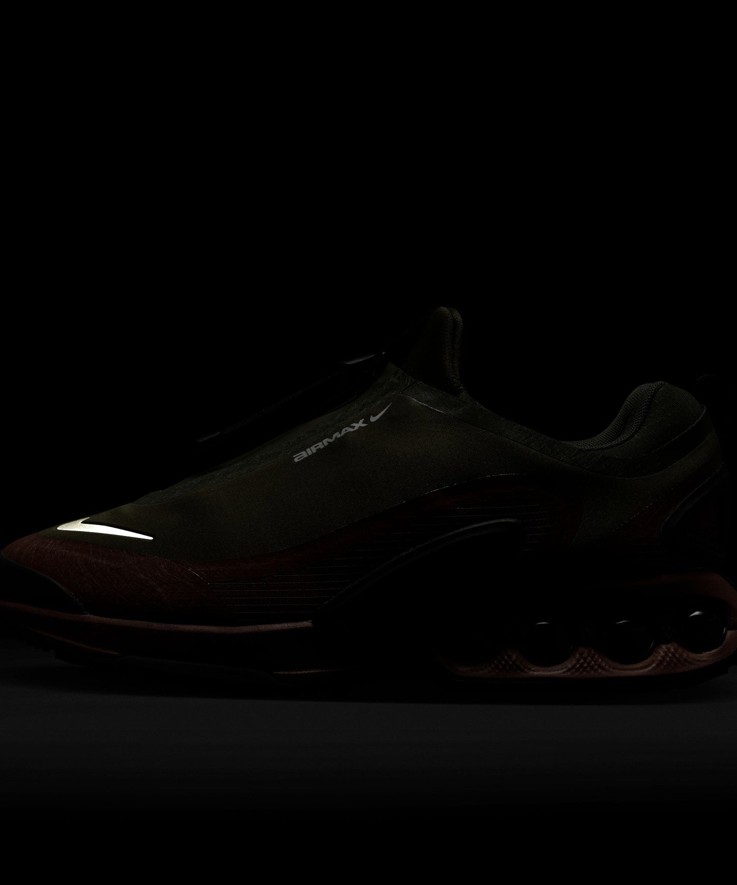 NIKE/ナイキ/AIR MAX DN ROAM HQ8605-301