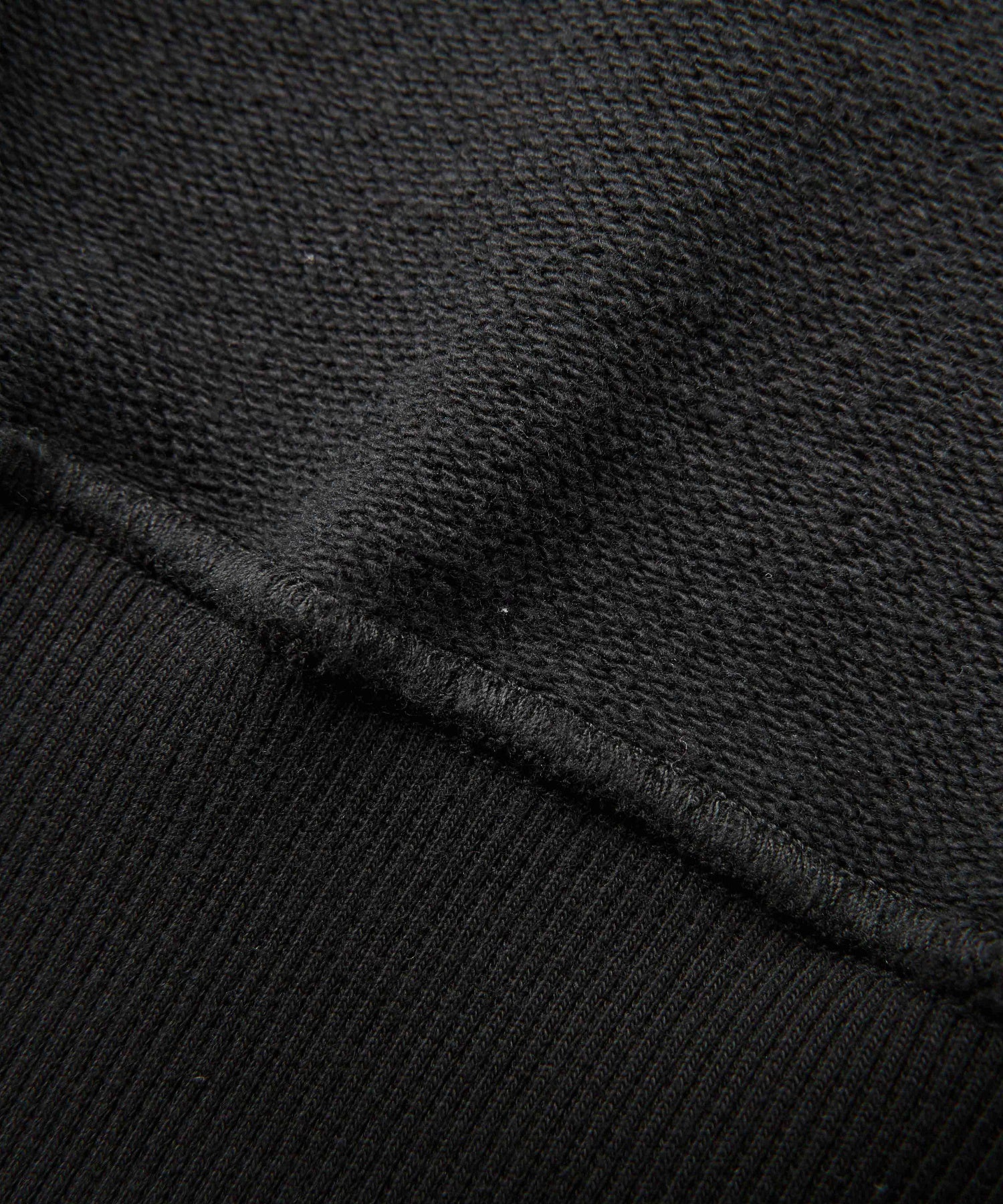 EMBROIDERY OVAL LOGO SWEAT TOP