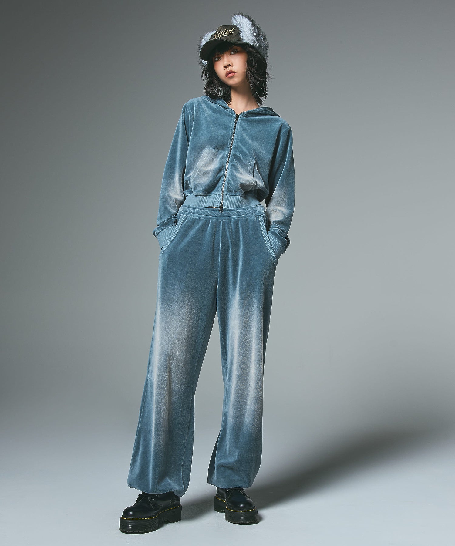 FADED VELOUR LOOSE FIT PANTS