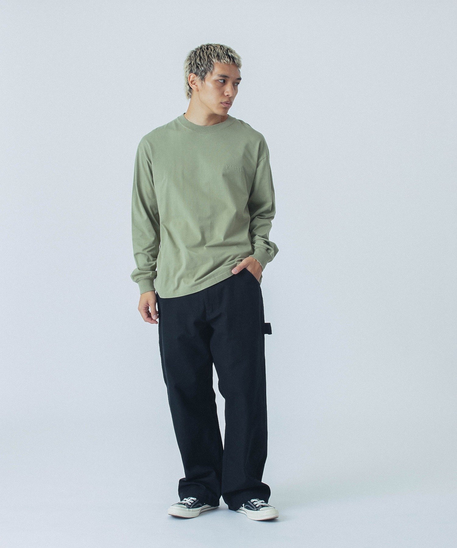 EMBOSSED OLD ENGLISH L/S TEE