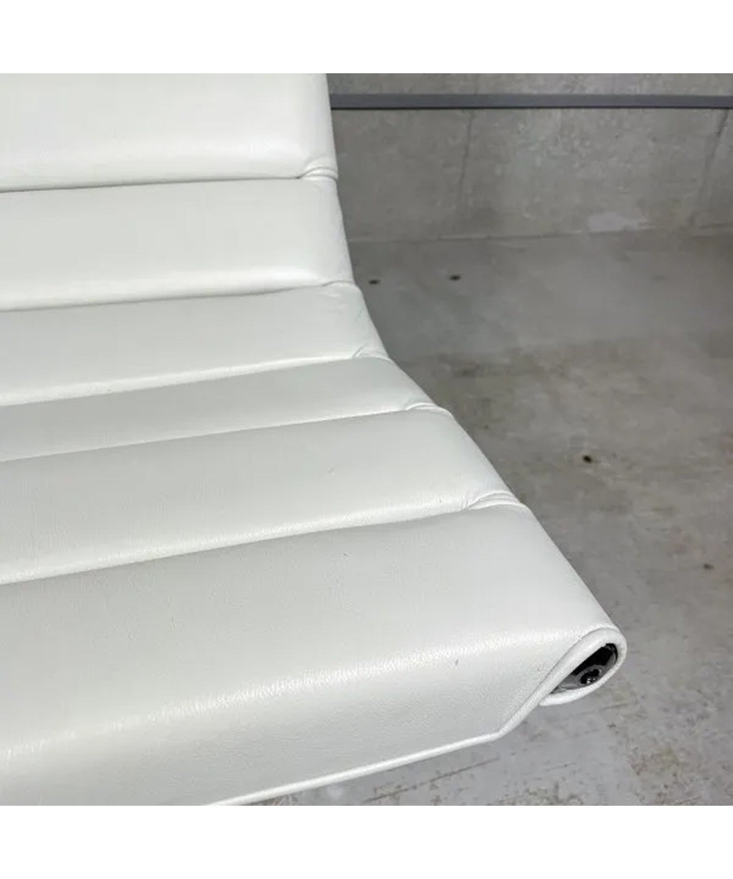 VF Catenary Chair and Ottoman 2301