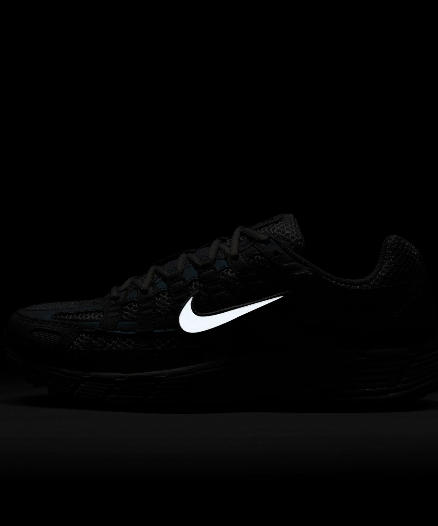 NIKE IF1756-100 WMNS P-6000 SE