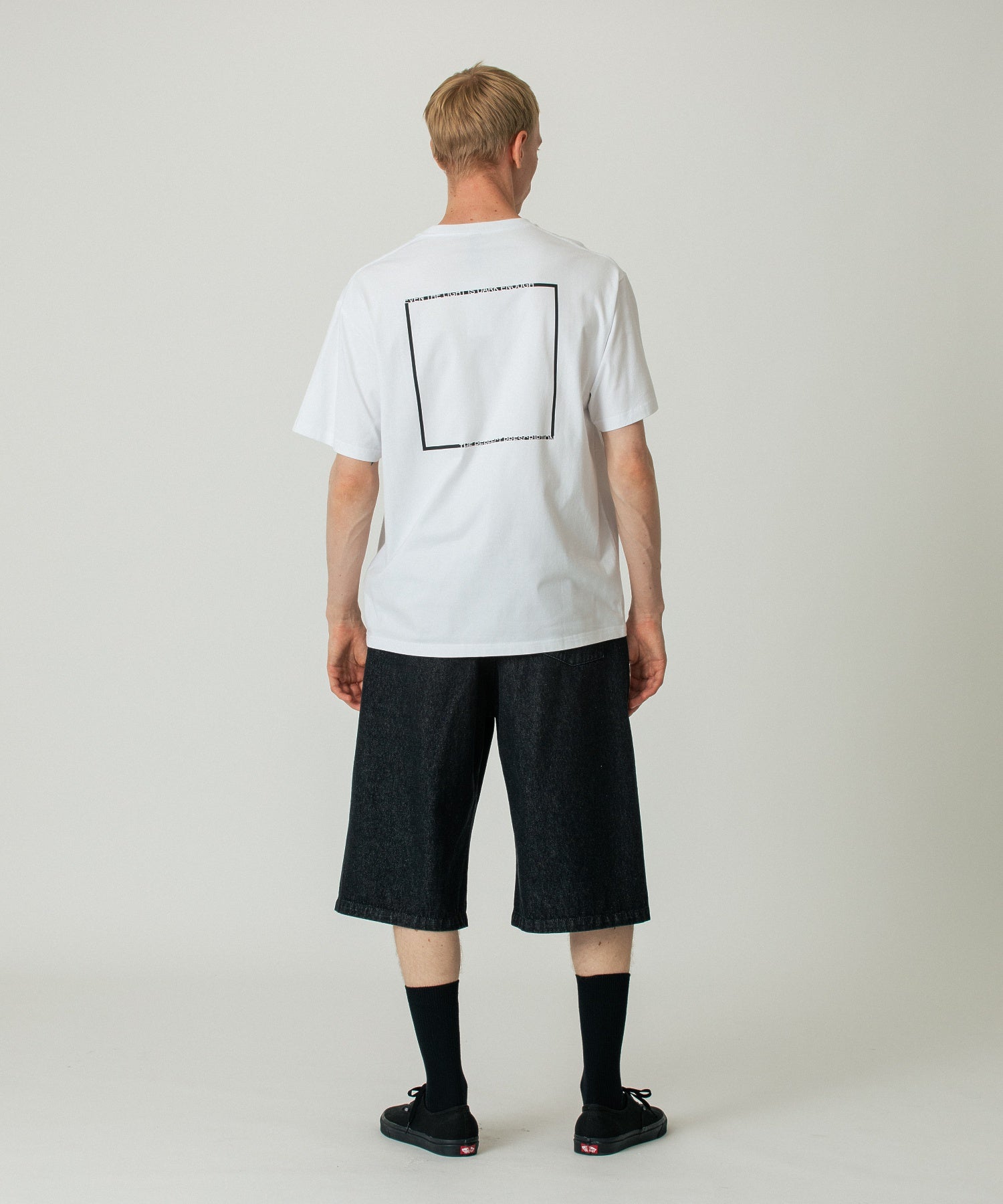 OUTLINE SQUARE S/S TEE