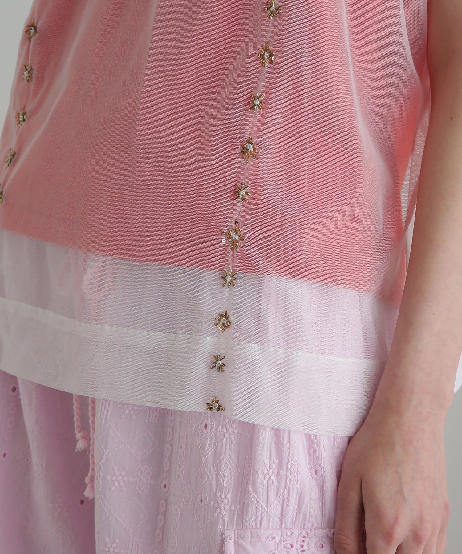 チュールシアーブラウス