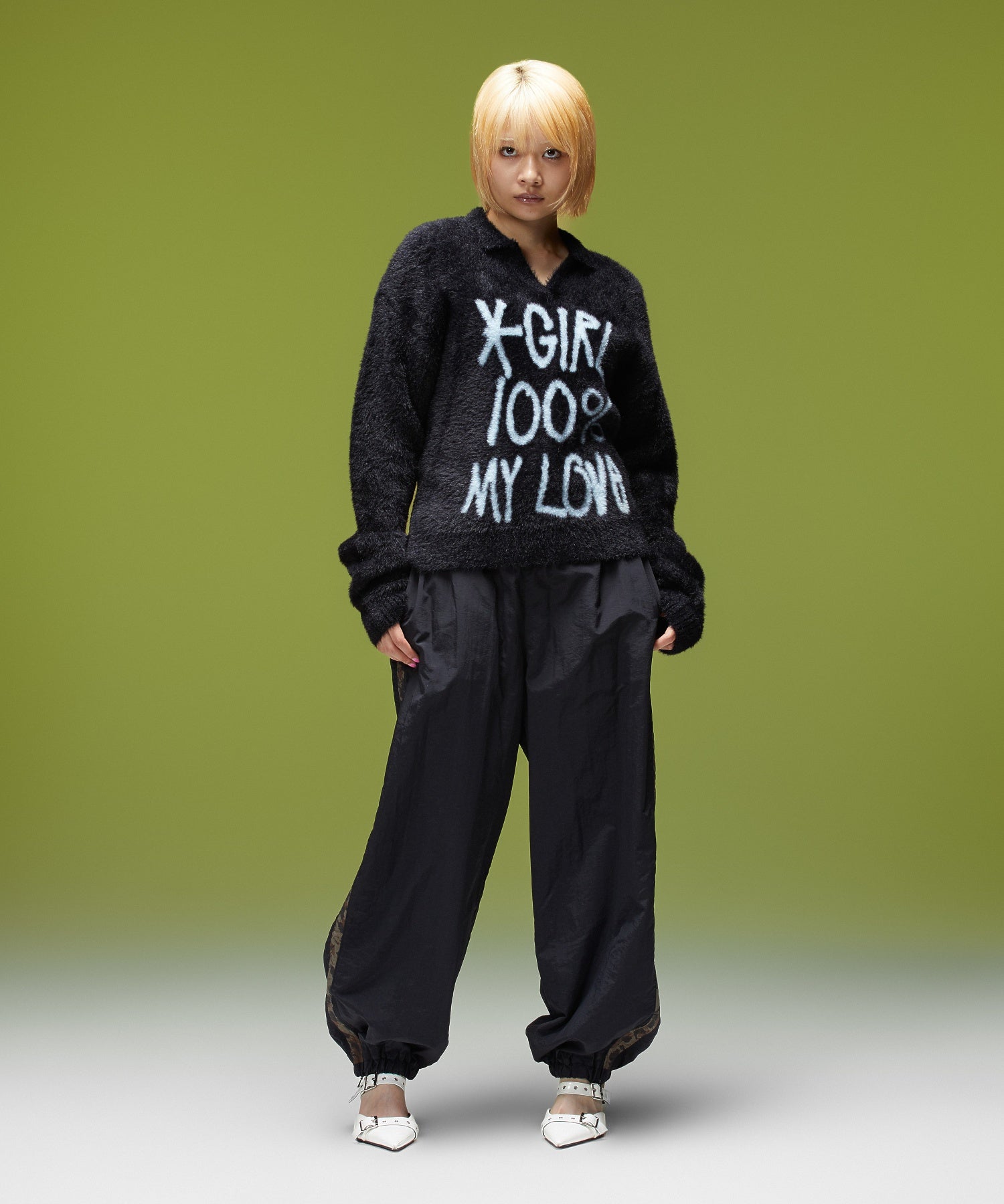FACE LABEL LOOSE FIT TRAINING PANTS