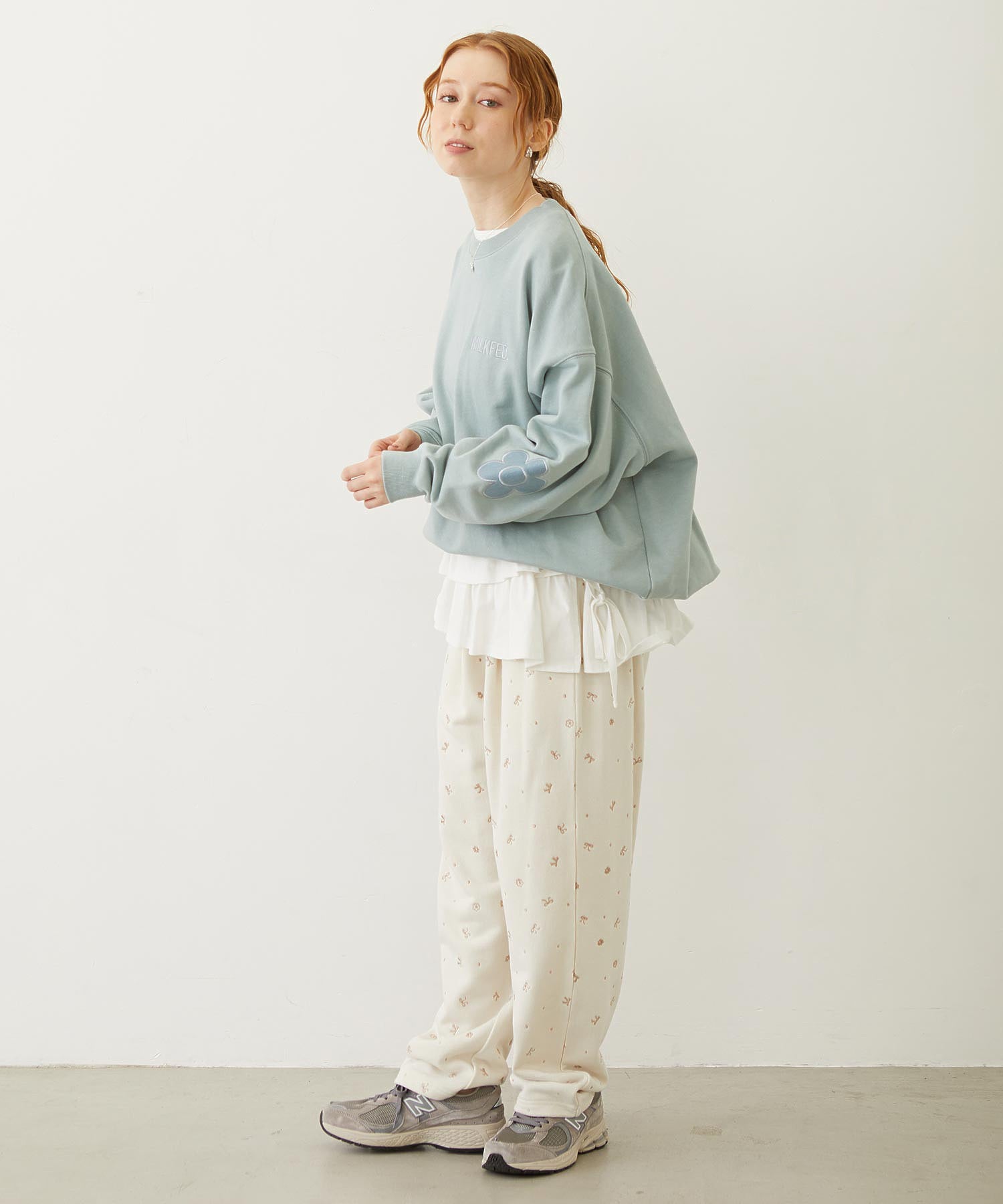 FLOWER ELBOW PATCH SWEAT TOP