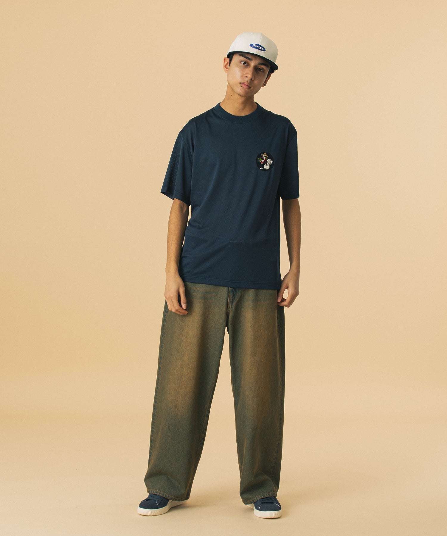 MODEL 身長183cm / 着用サイズ：ONE SIZE