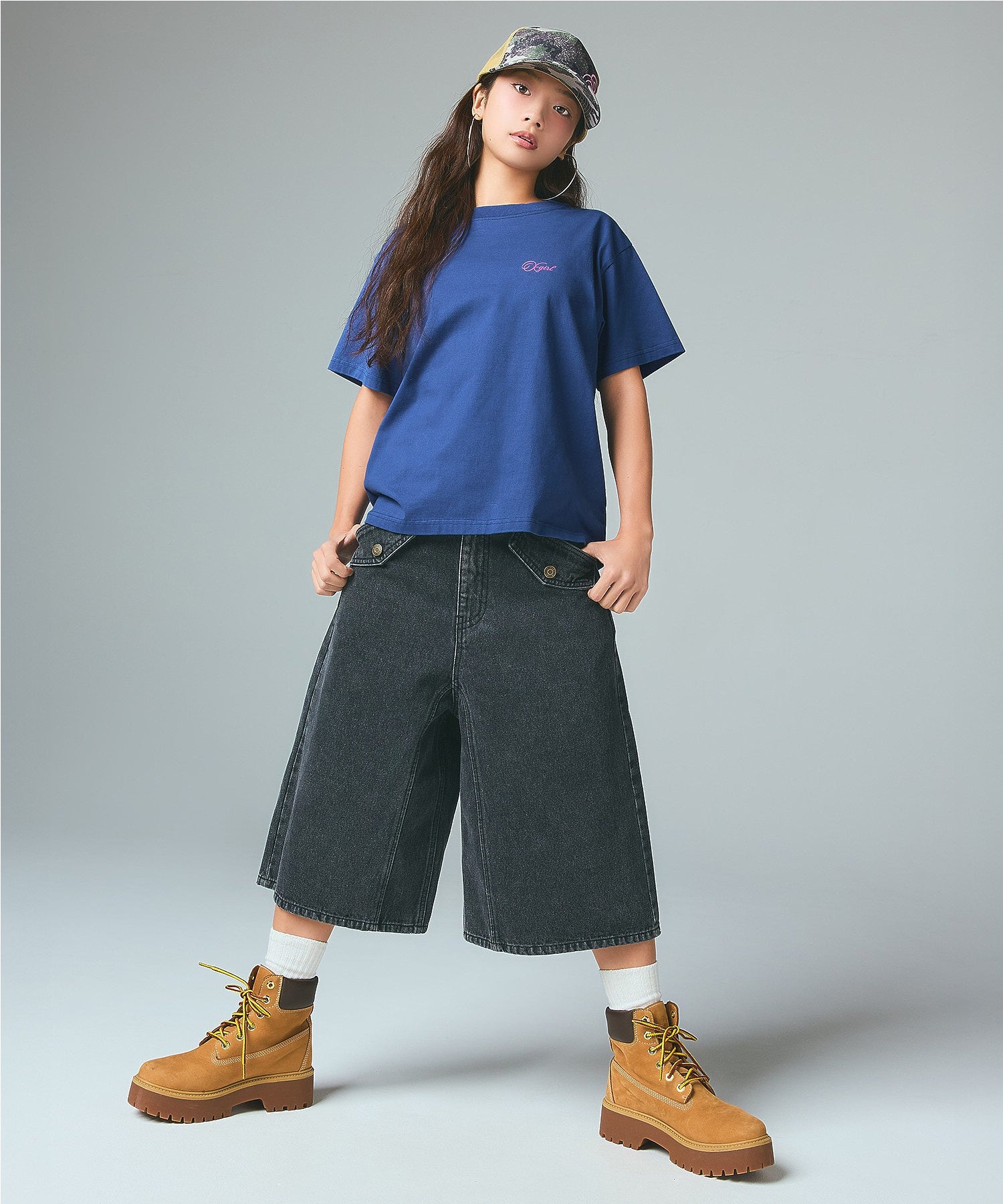 SIDE SCRIPT LOGO TRUCKER CAP