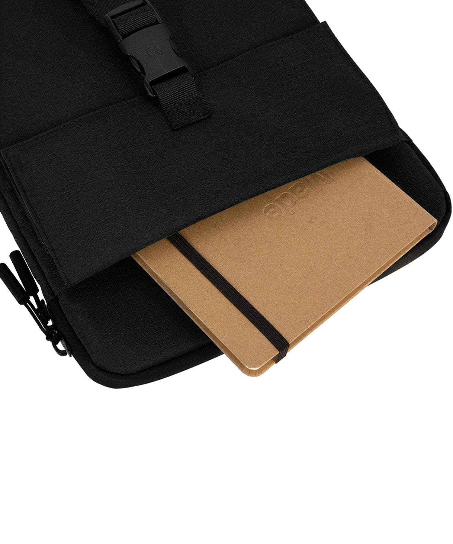 INOM100746-BLK Incase Transfer Sleeve - Black