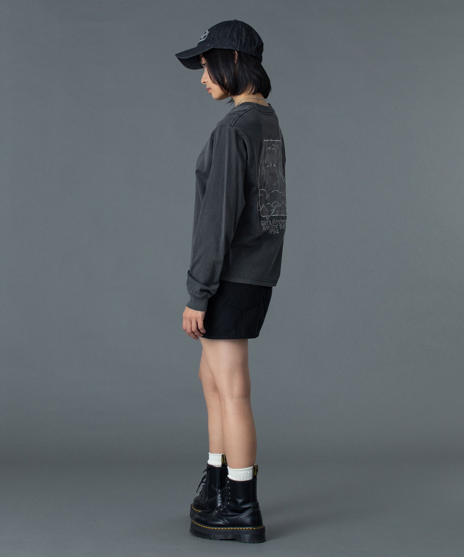 PIGMENT DYED FACE AND LOGO SQUARE PATCH L/S TEE