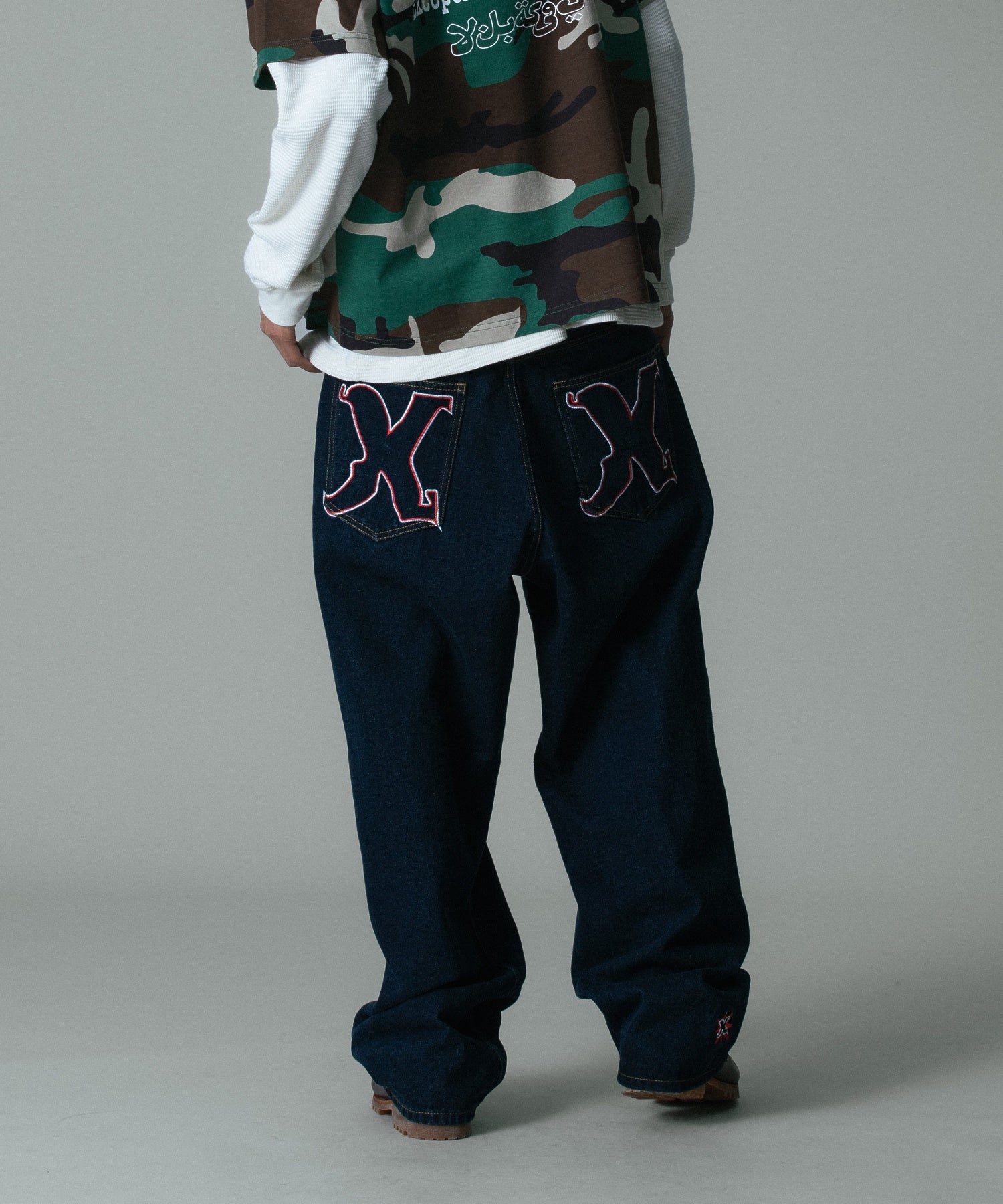 EMBROIDERED DENIM PANTS