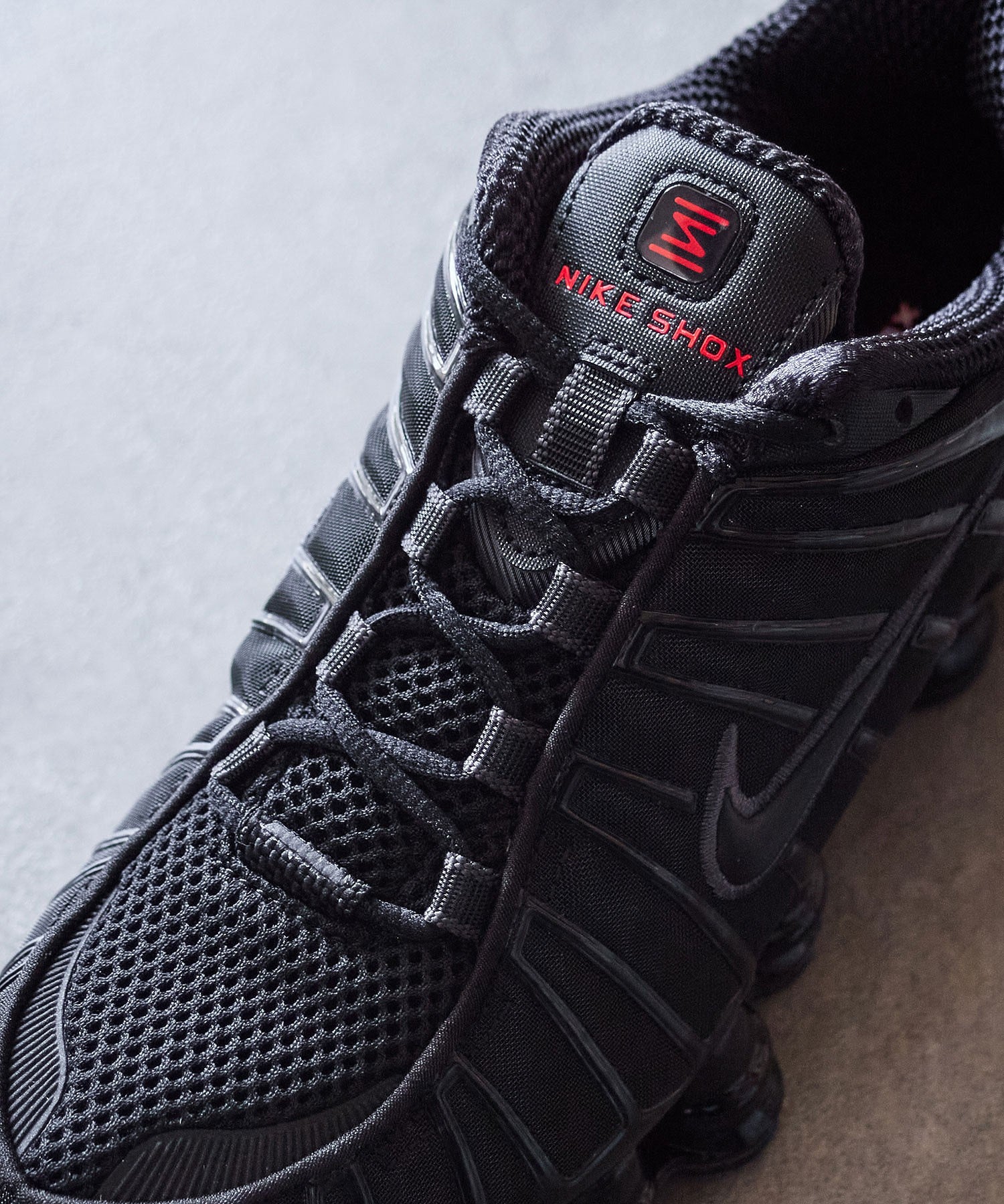 NIKE/AIRMAX SHOX TL