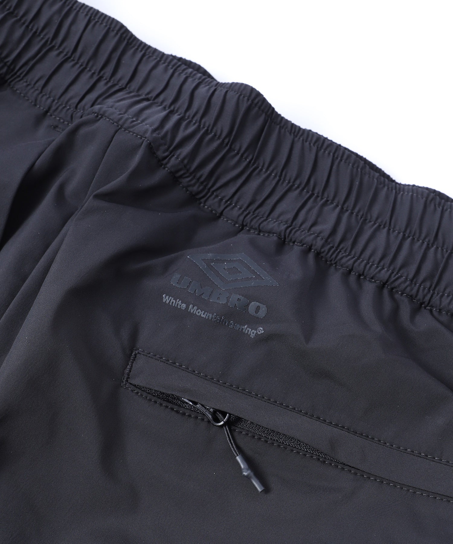 WHITE MOUNTAINEERING/ホワイトマウンテニアリング/WM×UMBRO EASY CARGO PANTS/BK2473402