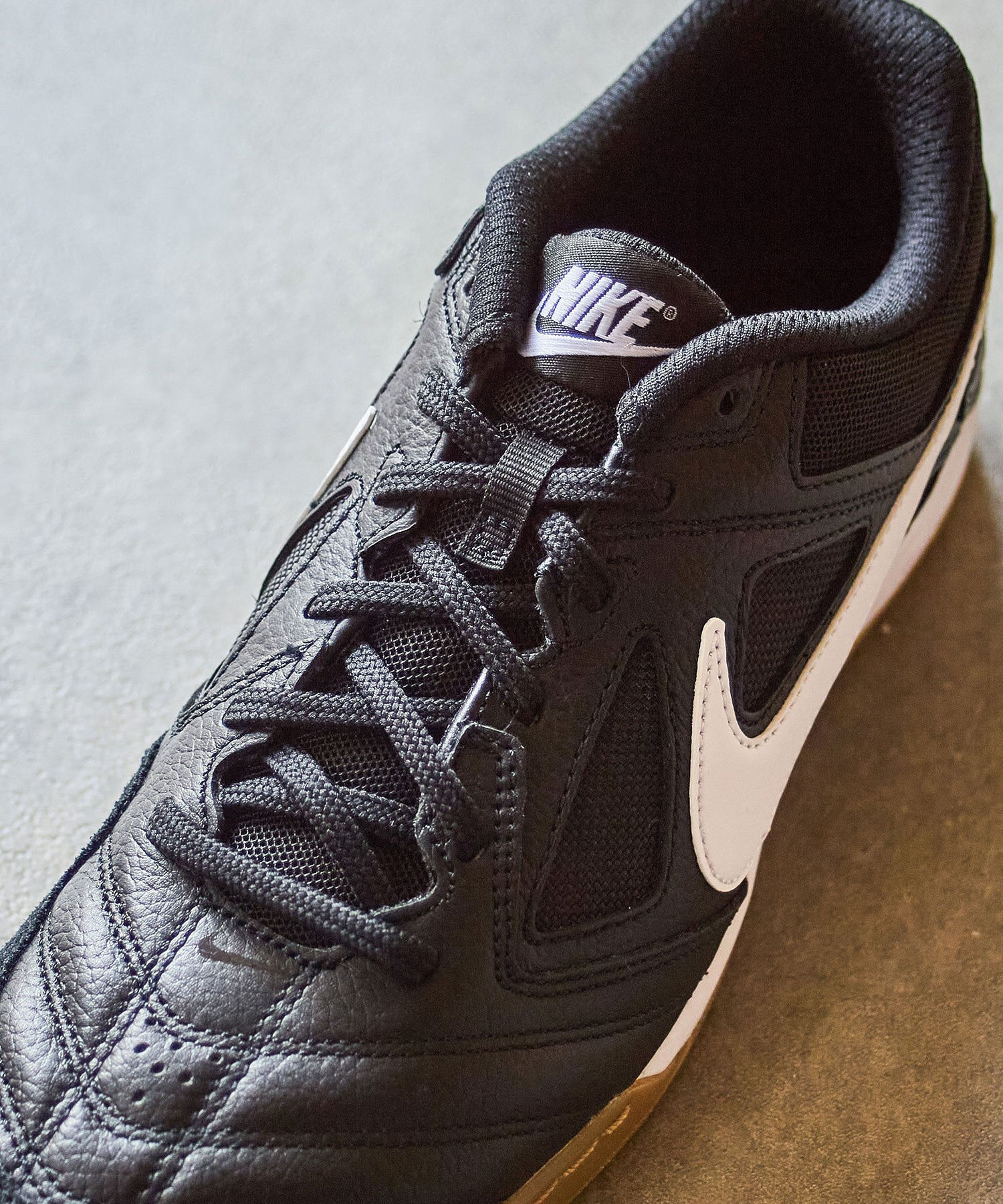 NIKE/GATO