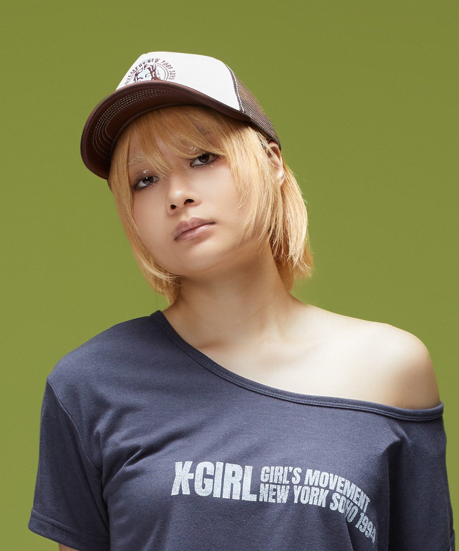 CHEERFUL LOGO AND FACE TRUCKER CAP