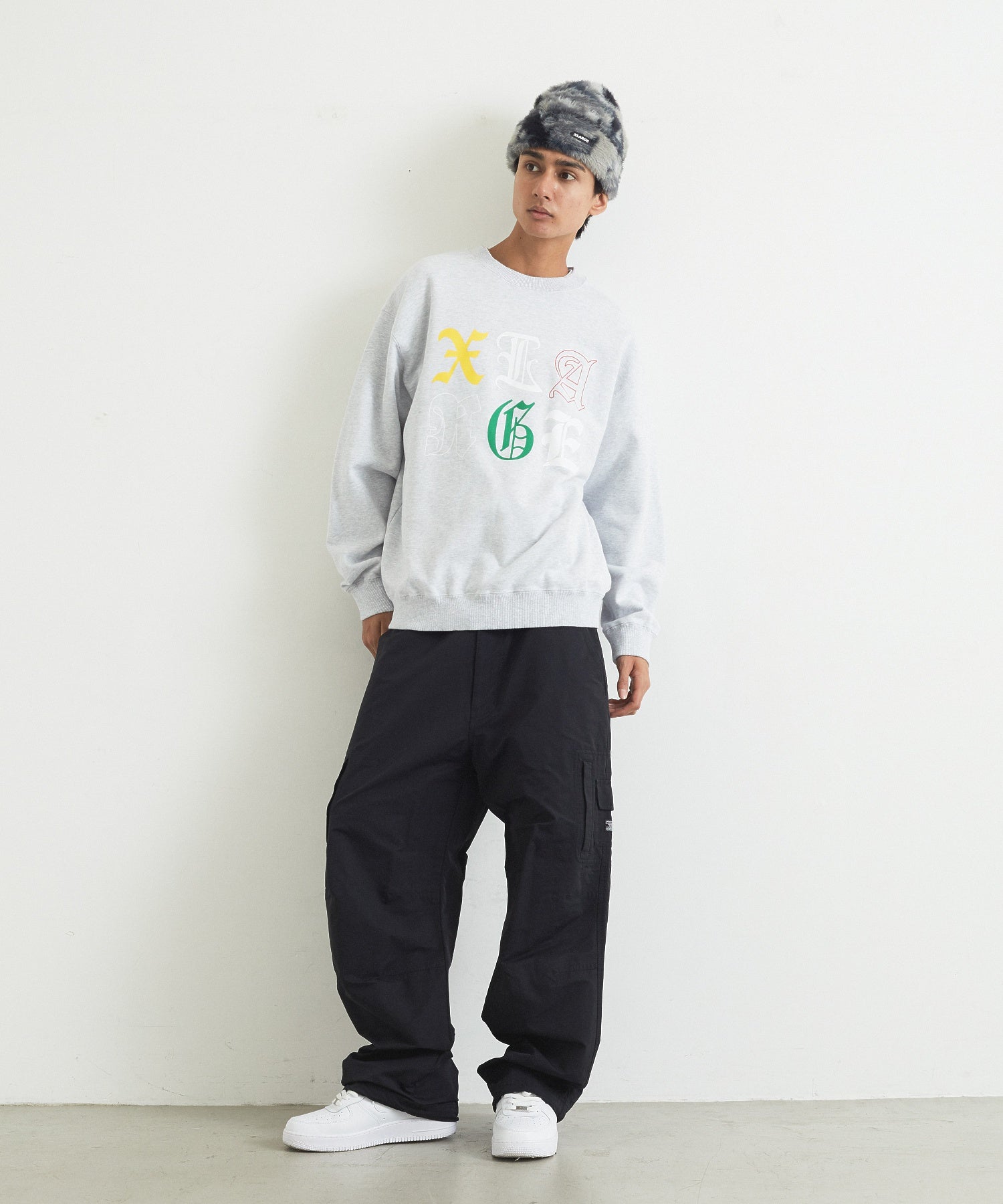 OLD ENGLISH CREWNECK SWEATSHIRT
