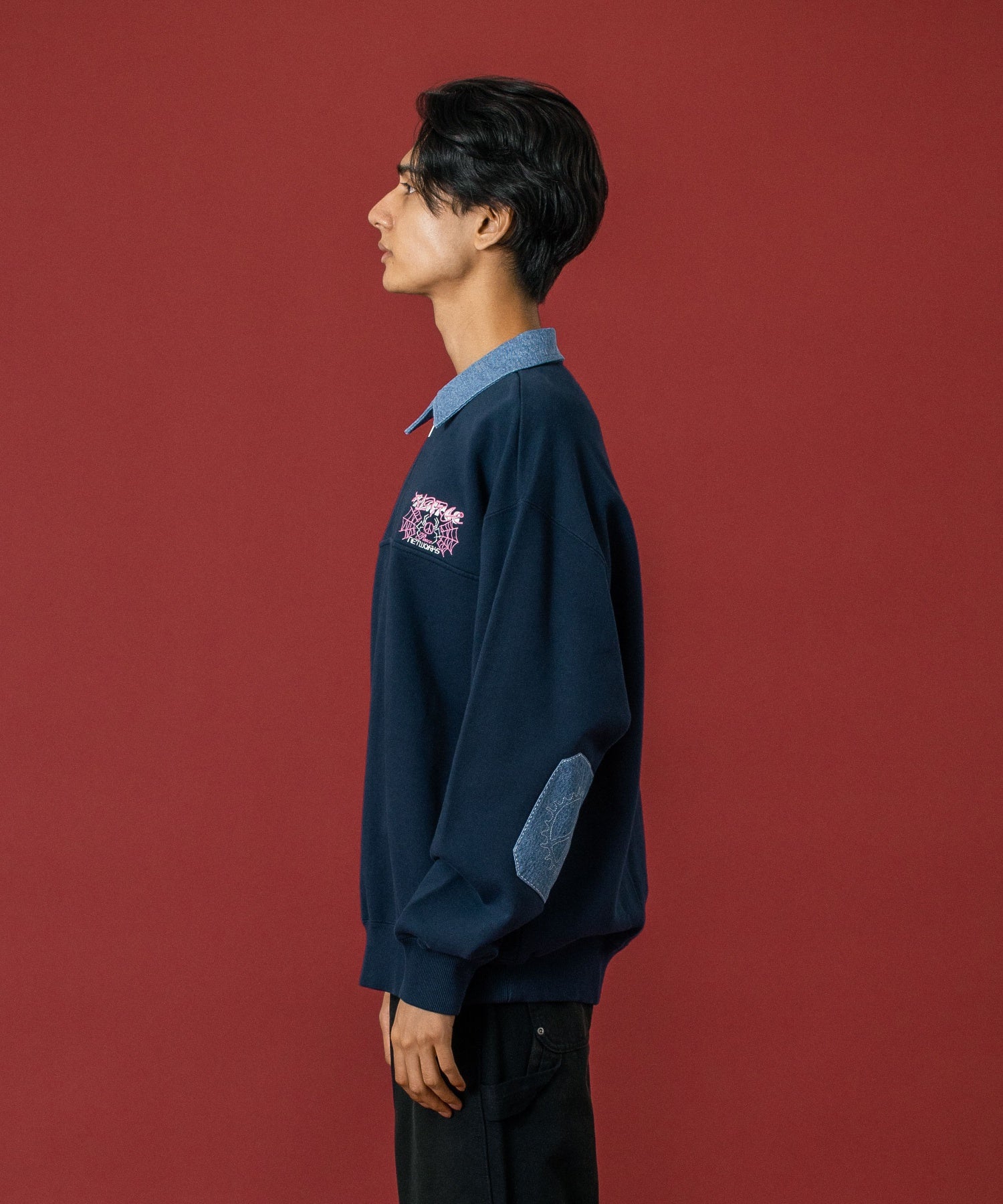 DENIM COLLAR HALF ZIP SWEATSHIRT