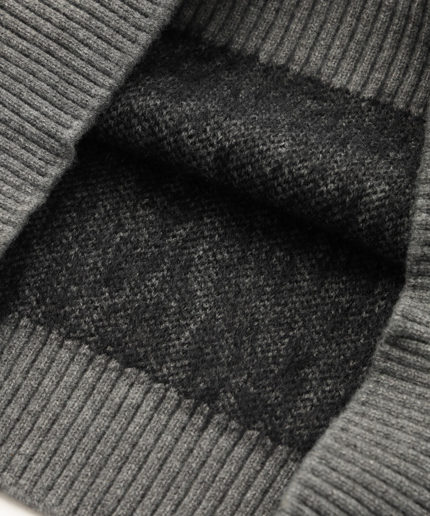 SHAGGY COMPACT KNIT TOP