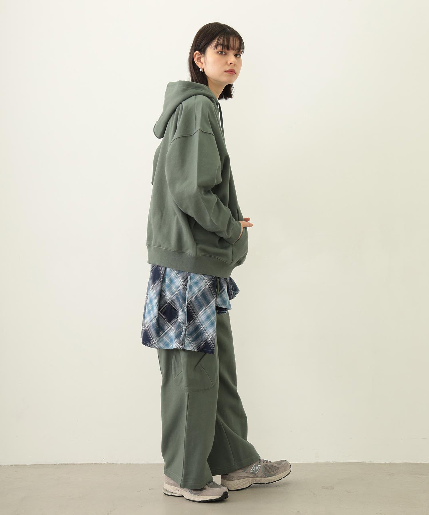 STENCIL LOGO WIDE SWEAT HOODIE