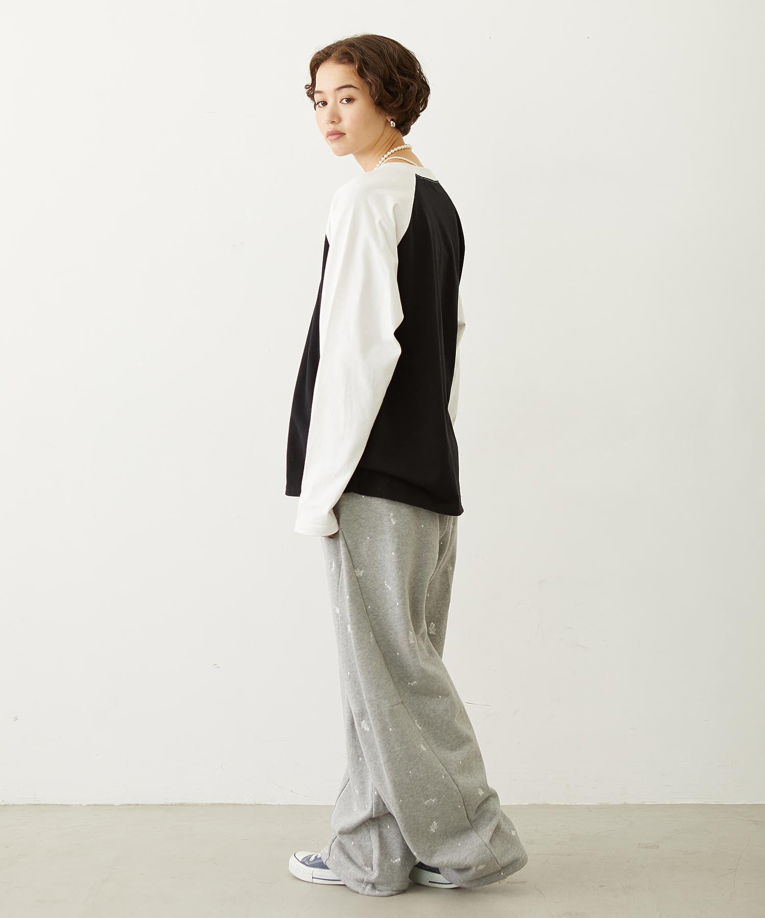 EMBROIDERED ROSE SWEAT WIDE PANTS