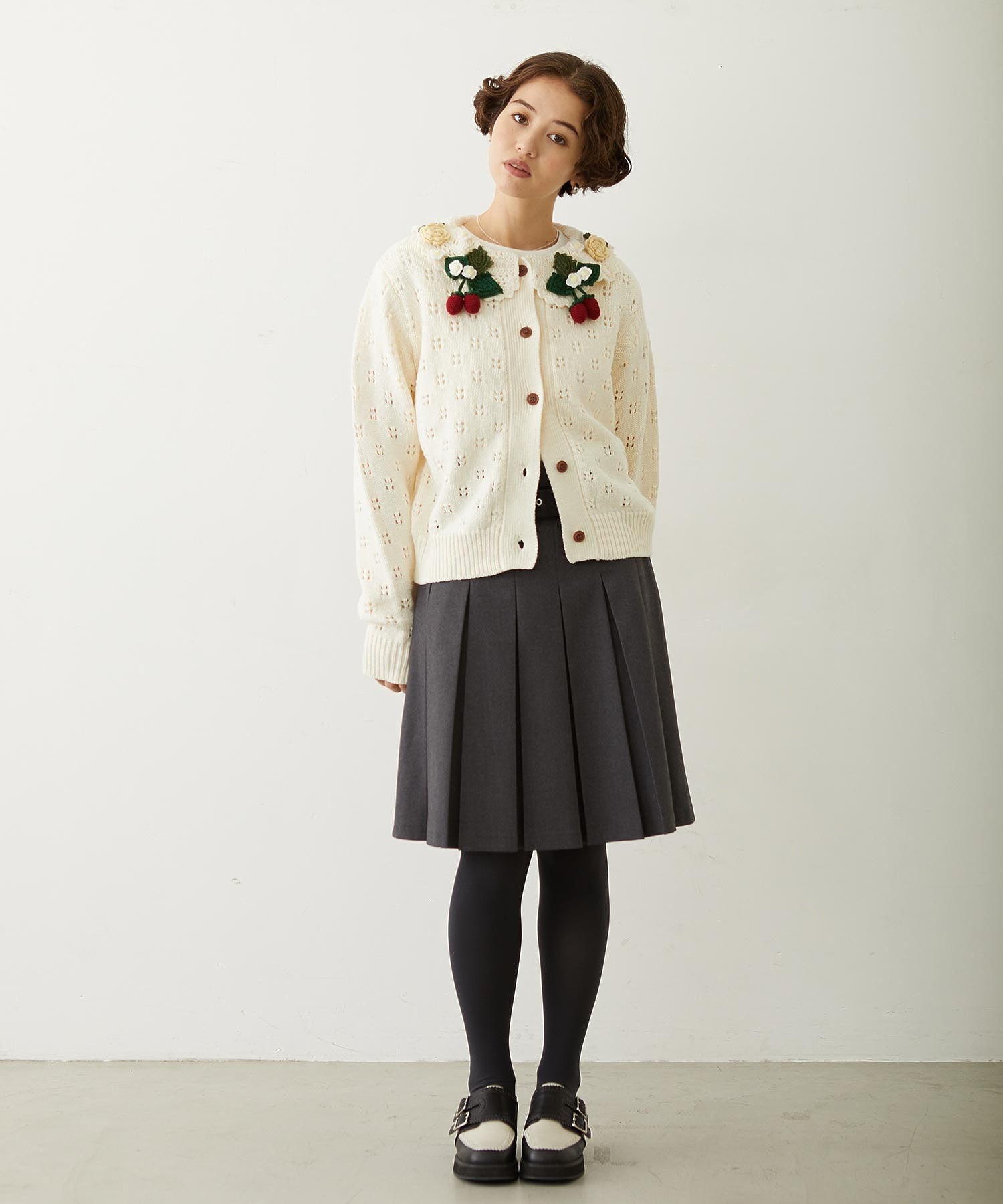 STRAWBERRY FLOWER KNIT CARDIGAN