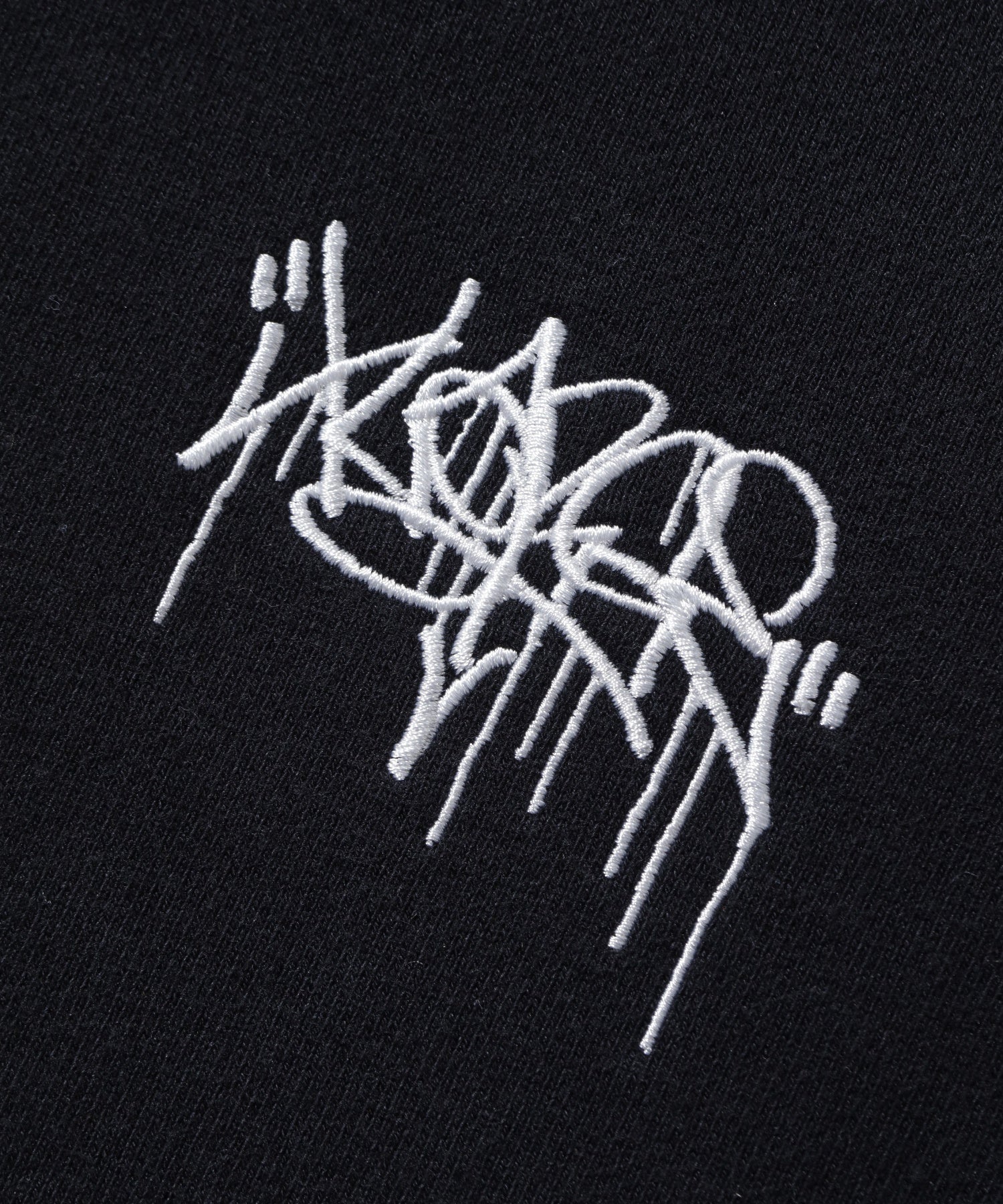 TAGGING PULLOVER HOODED SWEAT