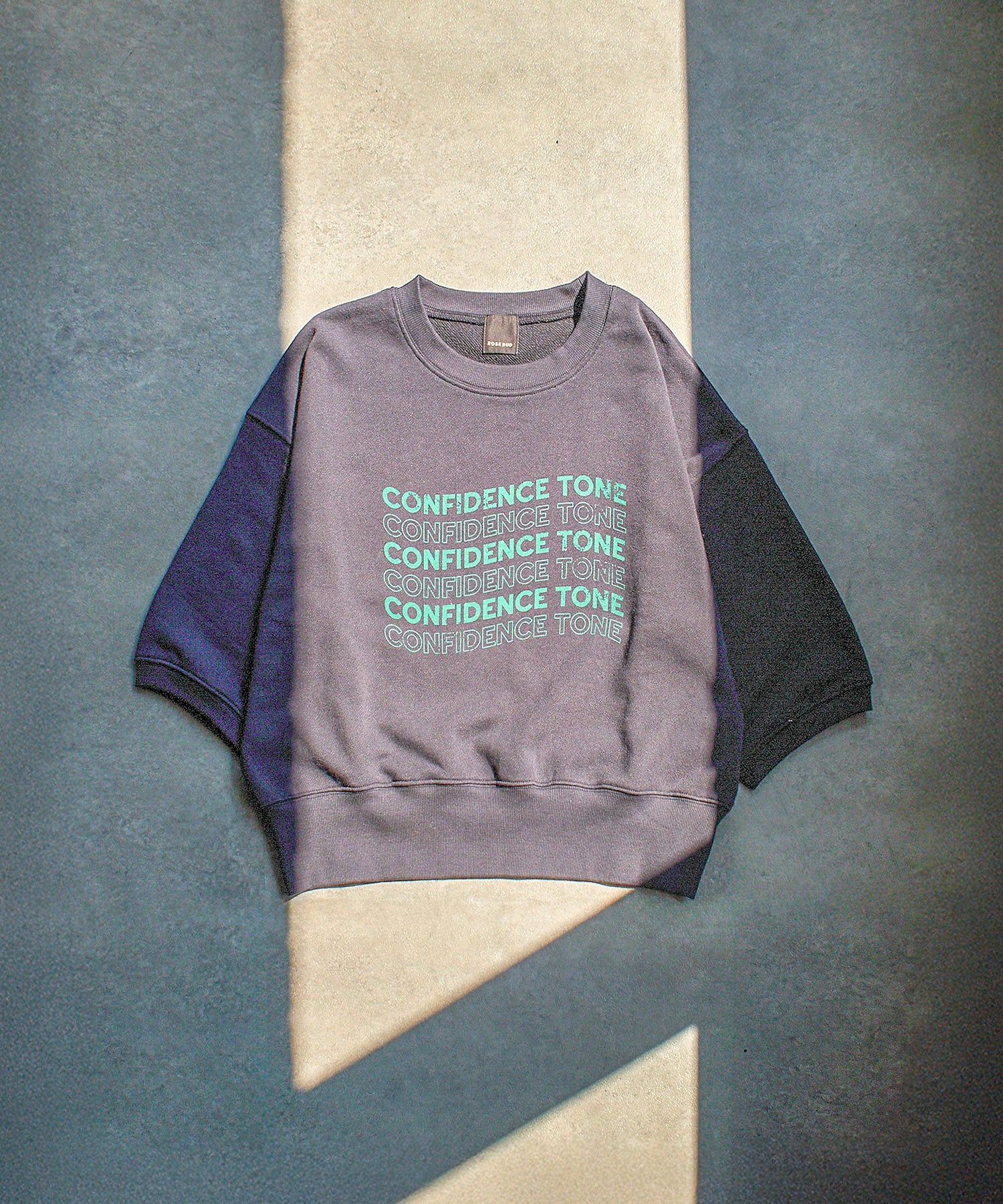 SHORT LENGTH SWEAT TOP