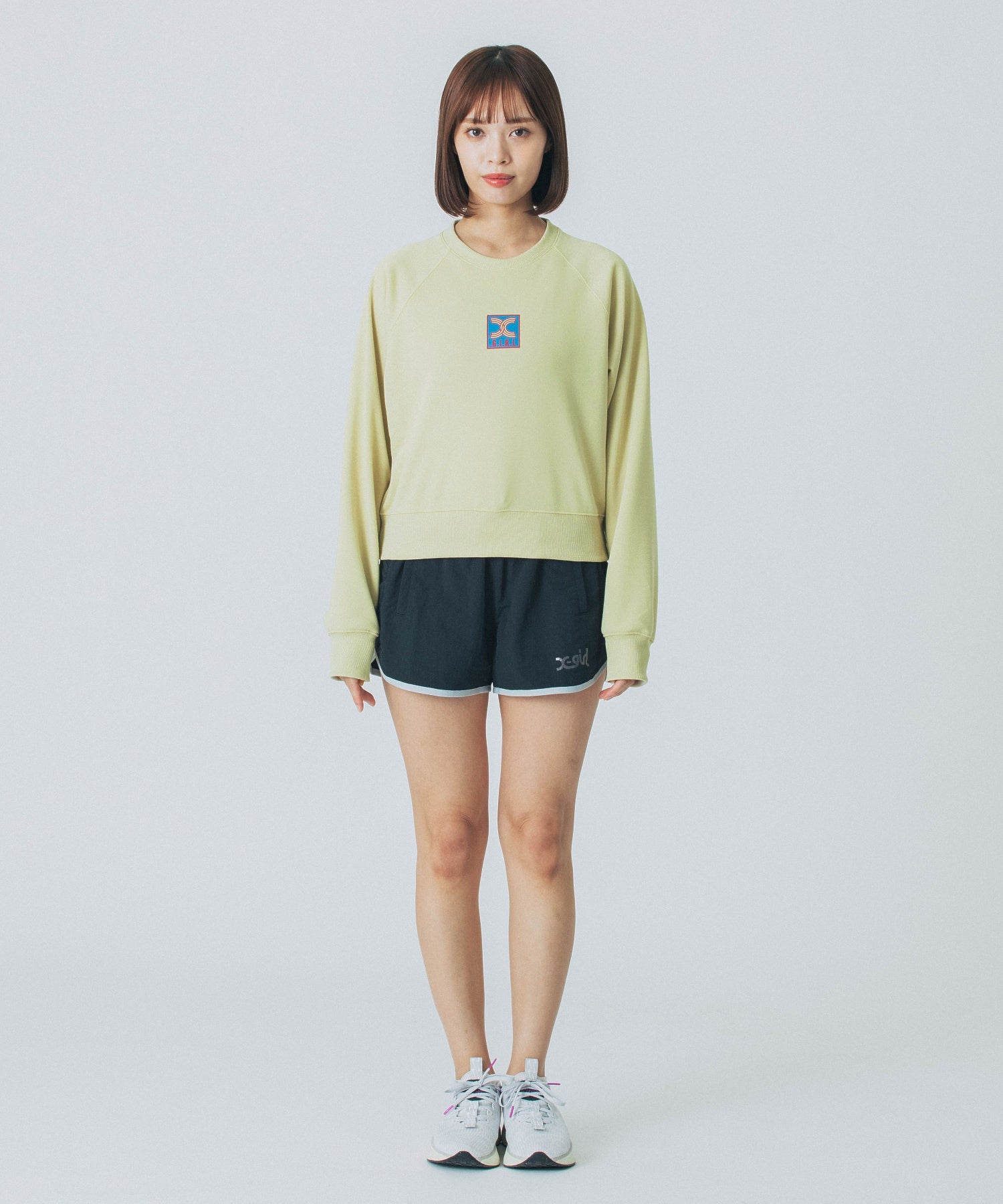 SHORT CREWNECK SWEATSHIRT