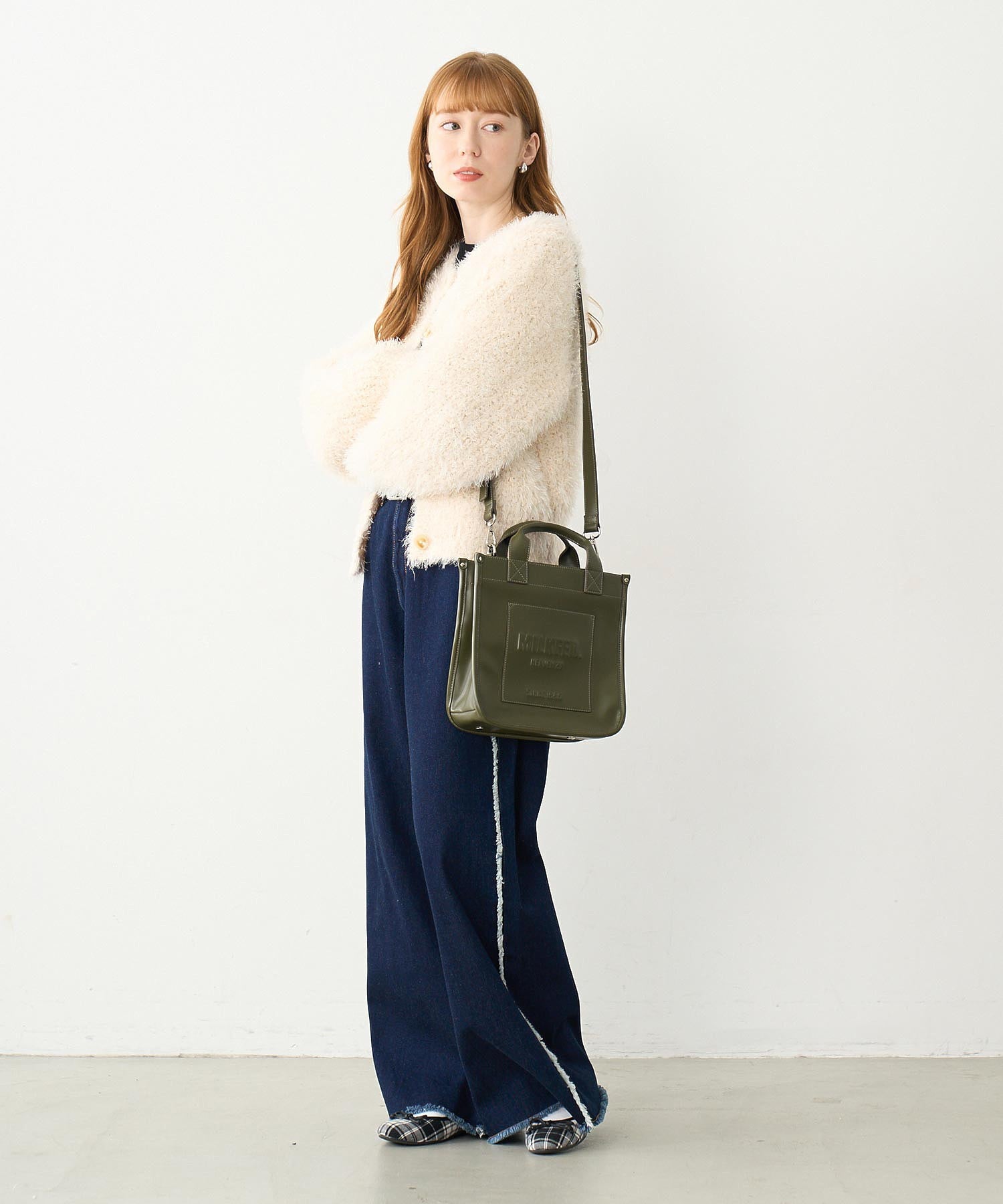 SQUARE PIPING SHOULDER BAG