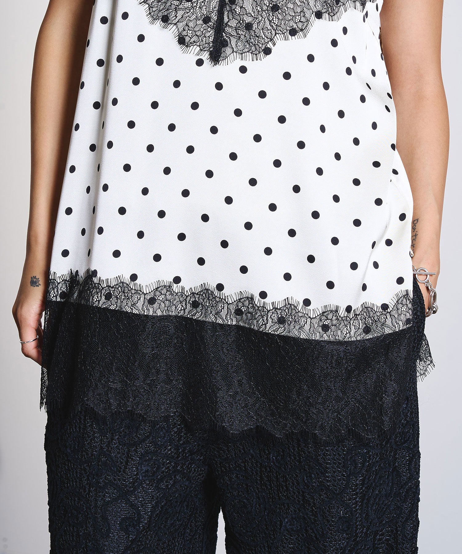 LACE TRIM CAMISOLE