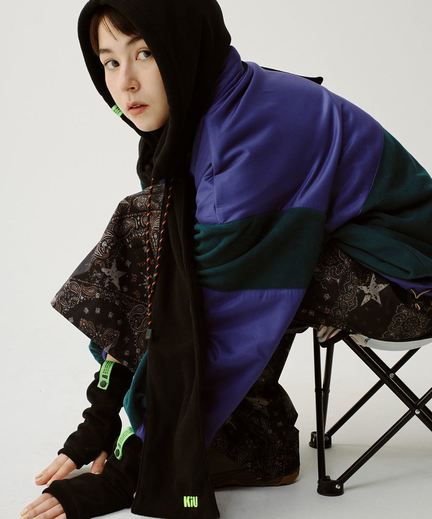 【KiU】FLEECE HOODED MUFFLER