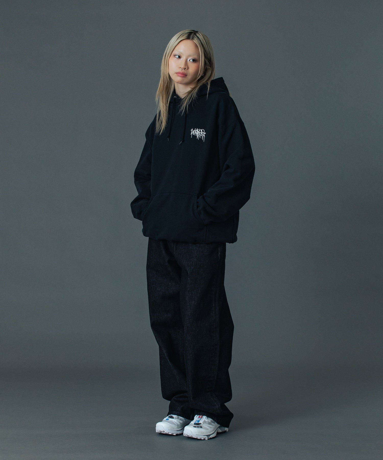 TAGGING PULLOVER HOODED SWEAT