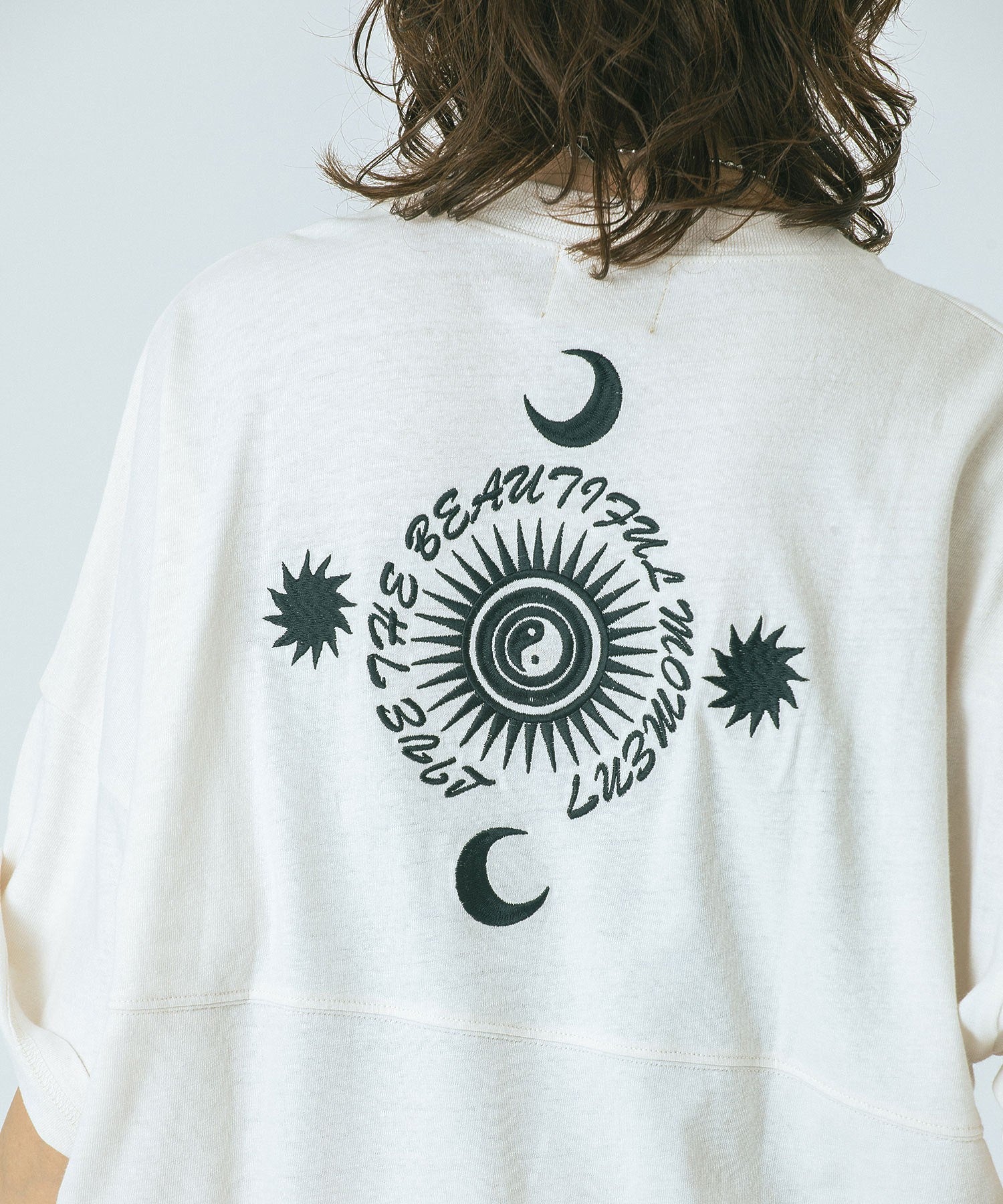 HLAADA for ROSE BUD/EMBROIDERY FOOT BALL TEE