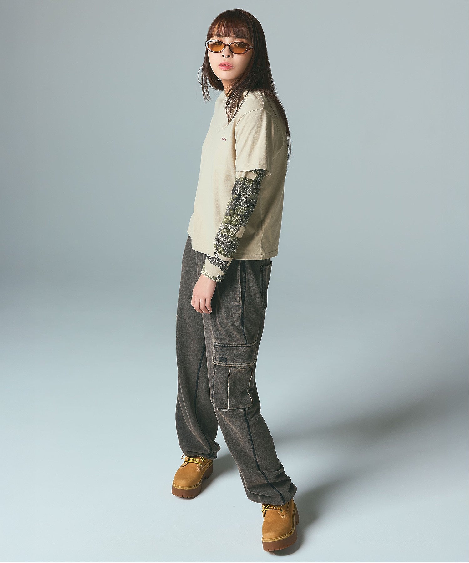 OVERDYED NUMBER PATCH CARGO SWEATPANTS