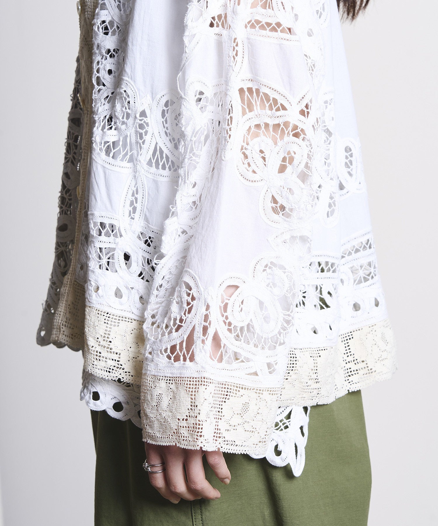 mag.by c/BATTEN LACE SHIRT